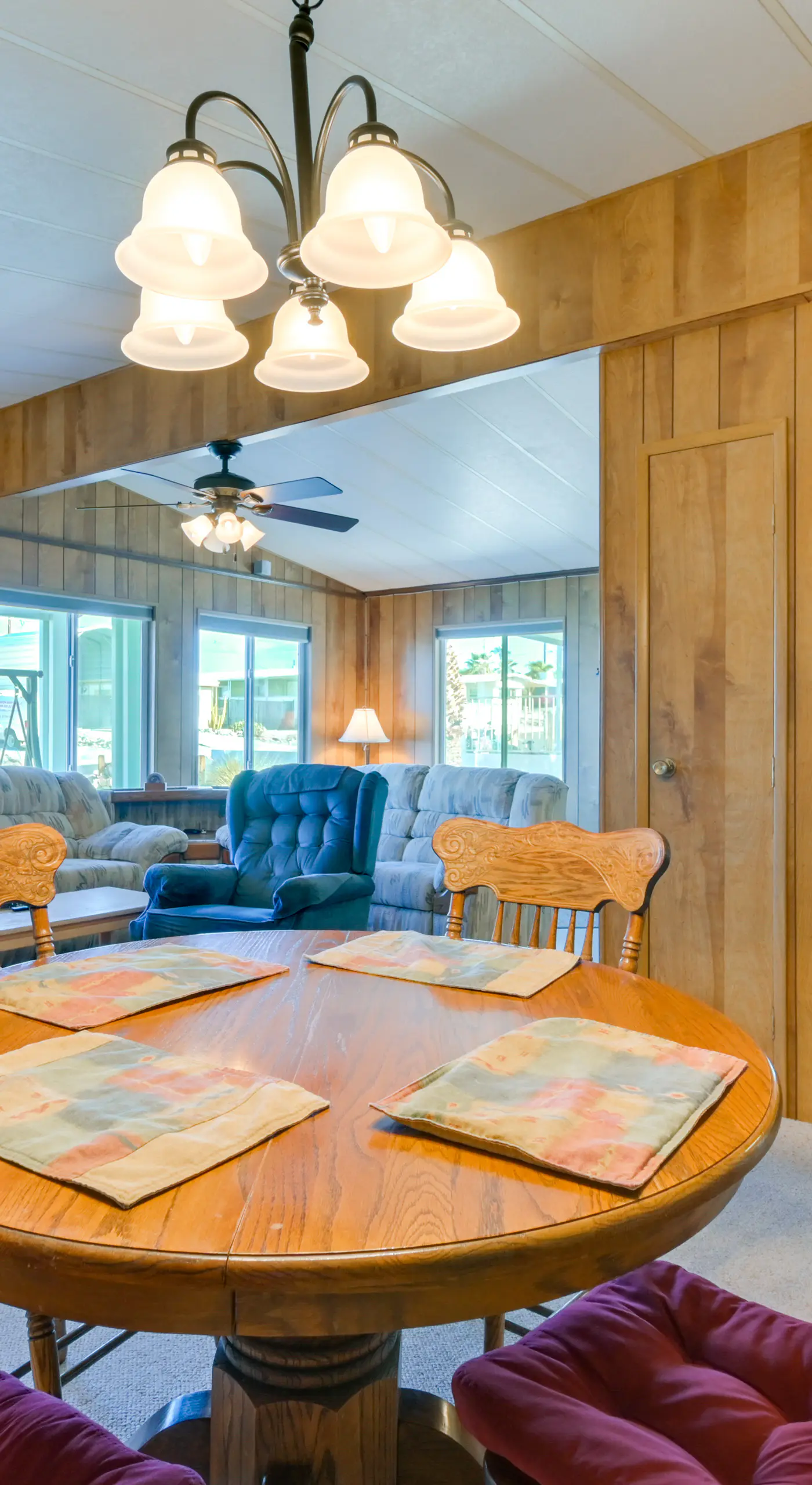 2 Mi to Lake Havasu: Pet-Friendly Home w/ Grill!