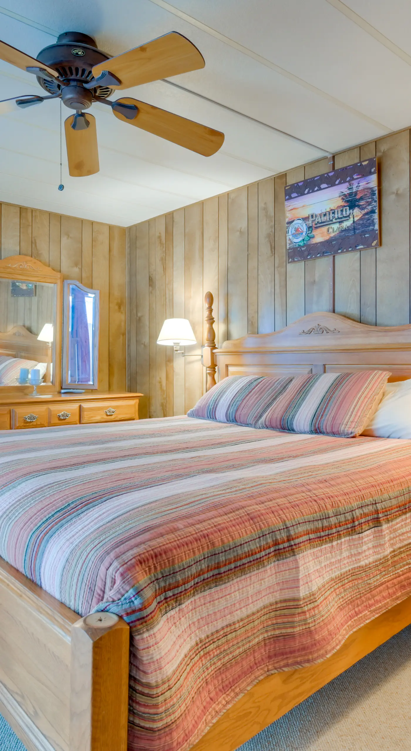2 Mi to Lake Havasu: Pet-Friendly Home w/ Grill!