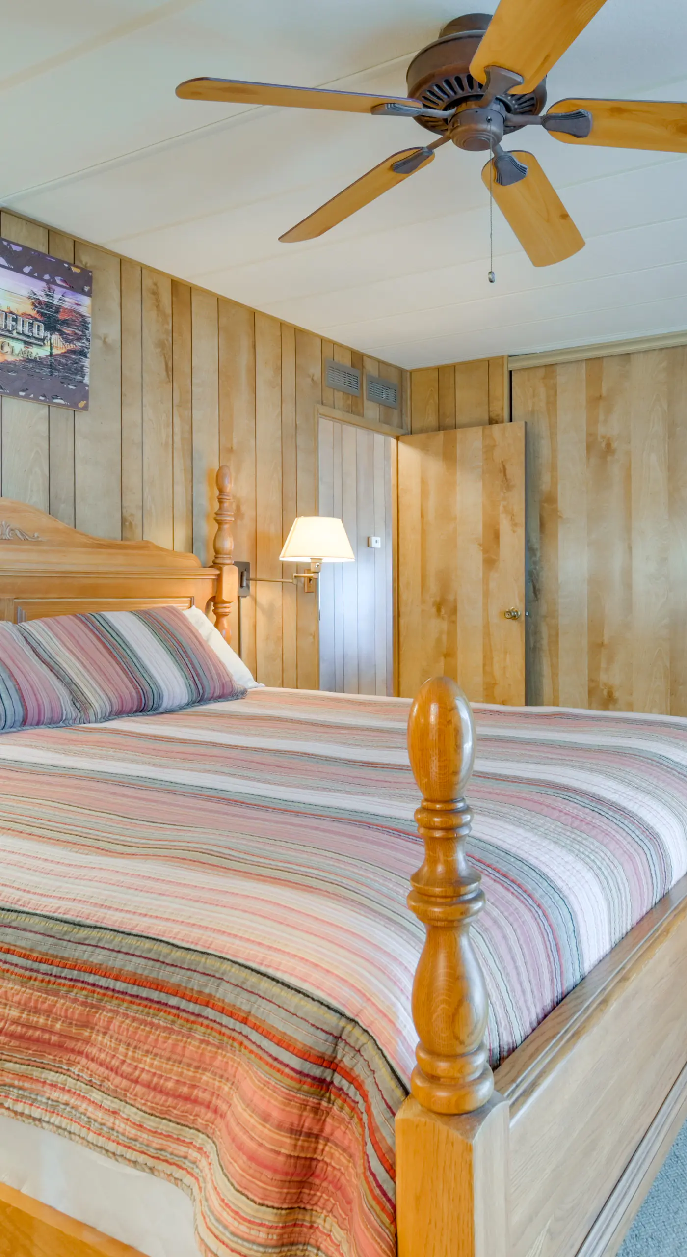 2 Mi to Lake Havasu: Pet-Friendly Home w/ Grill!