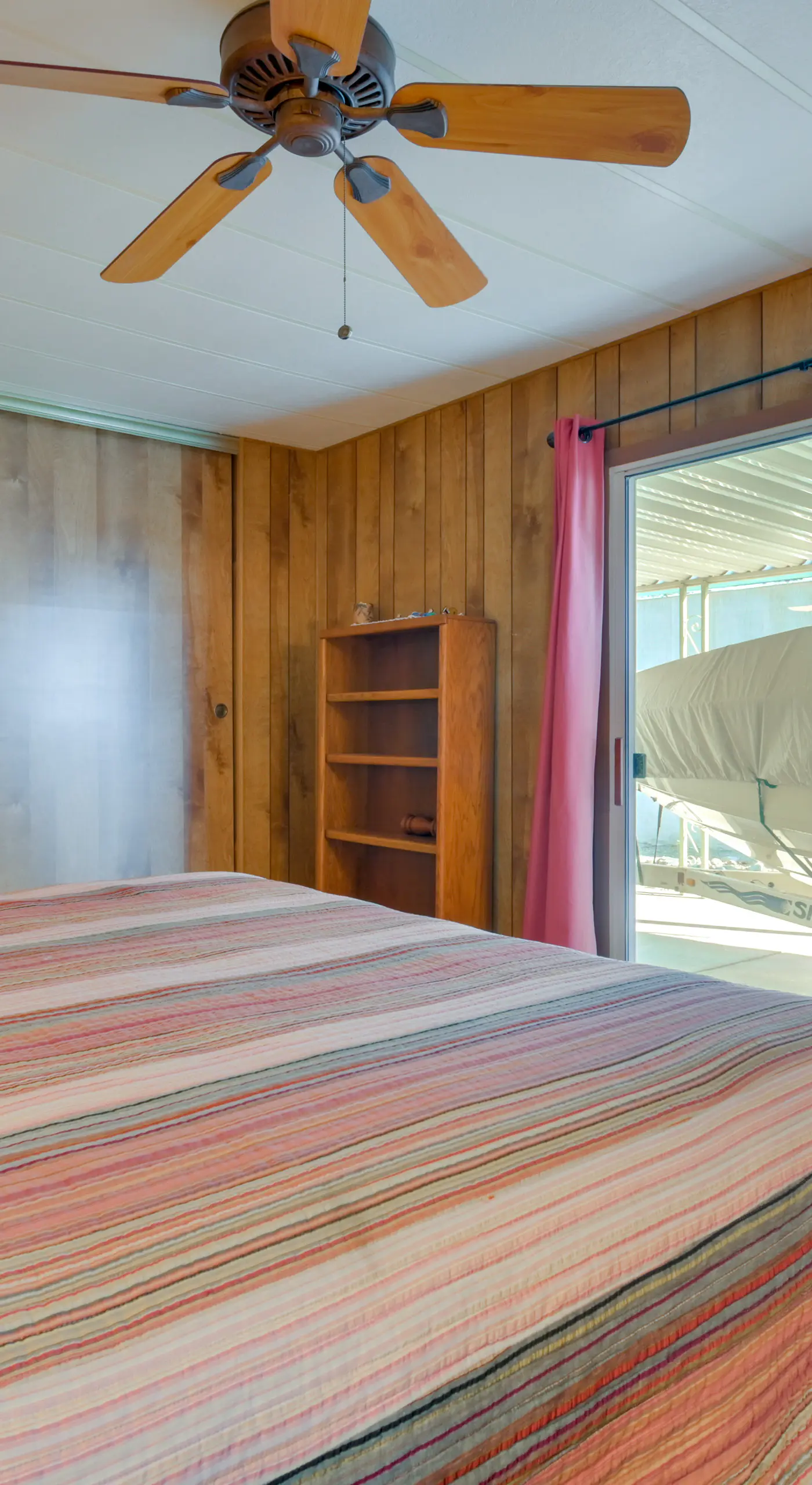 2 Mi to Lake Havasu: Pet-Friendly Home w/ Grill!