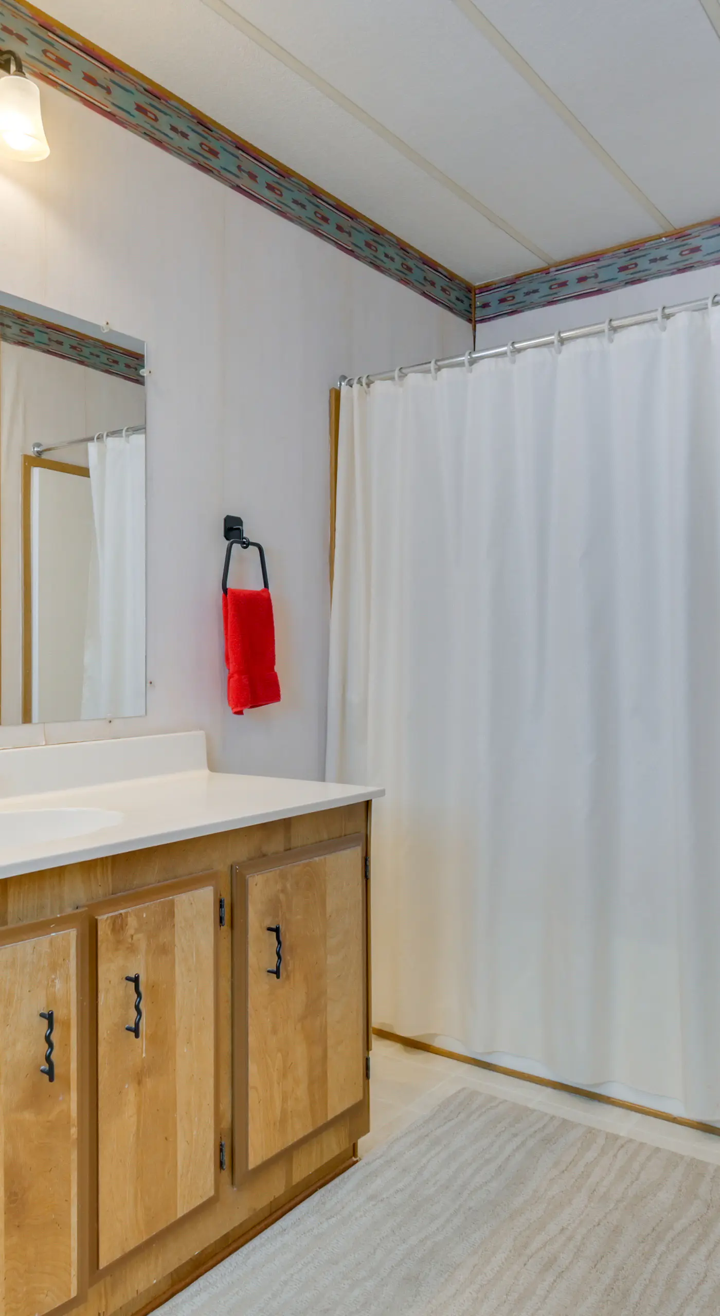 2 Mi to Lake Havasu: Pet-Friendly Home w/ Grill!