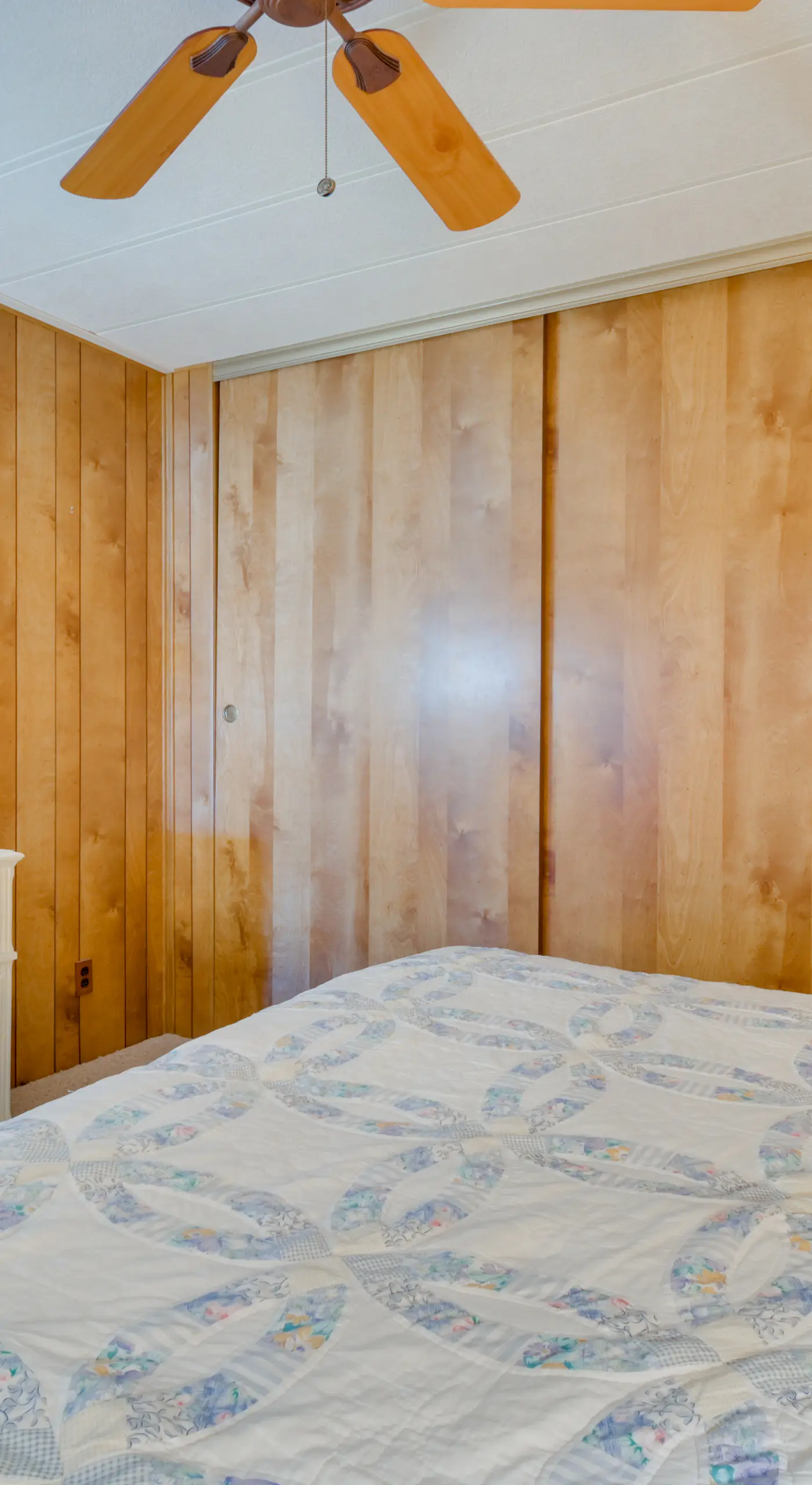 2 Mi to Lake Havasu: Pet-Friendly Home w/ Grill!