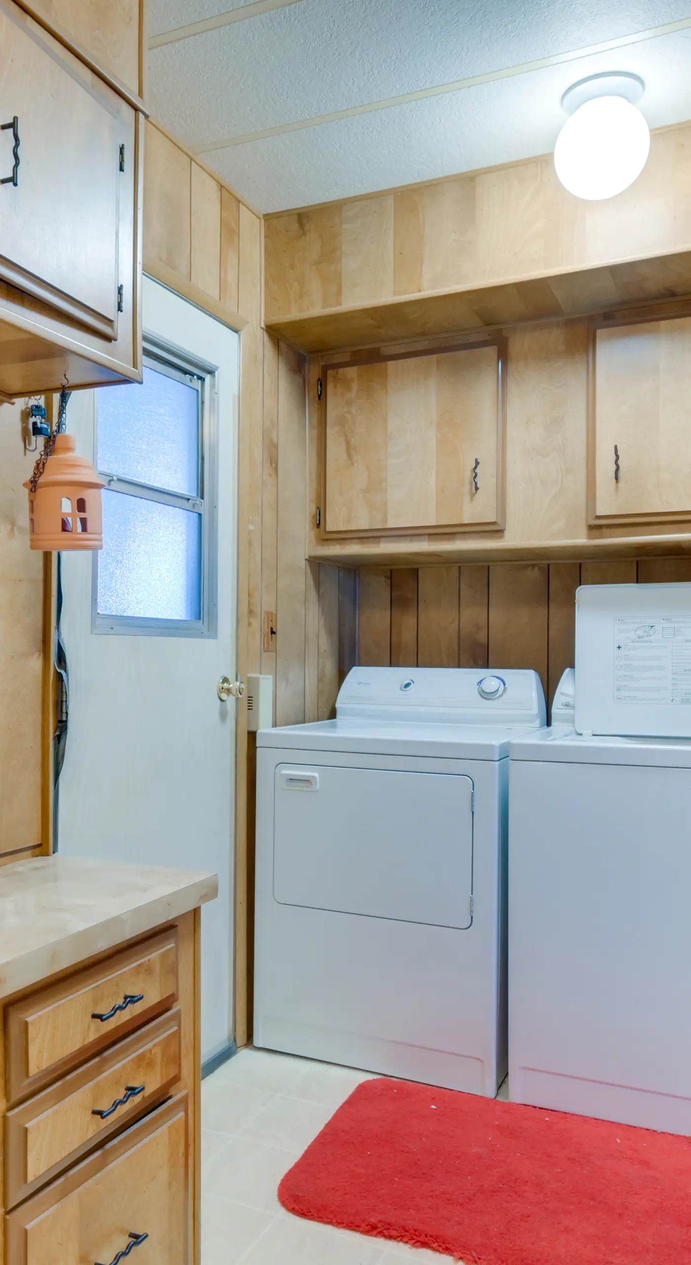 2 Mi to Lake Havasu: Pet-Friendly Home w/ Grill!