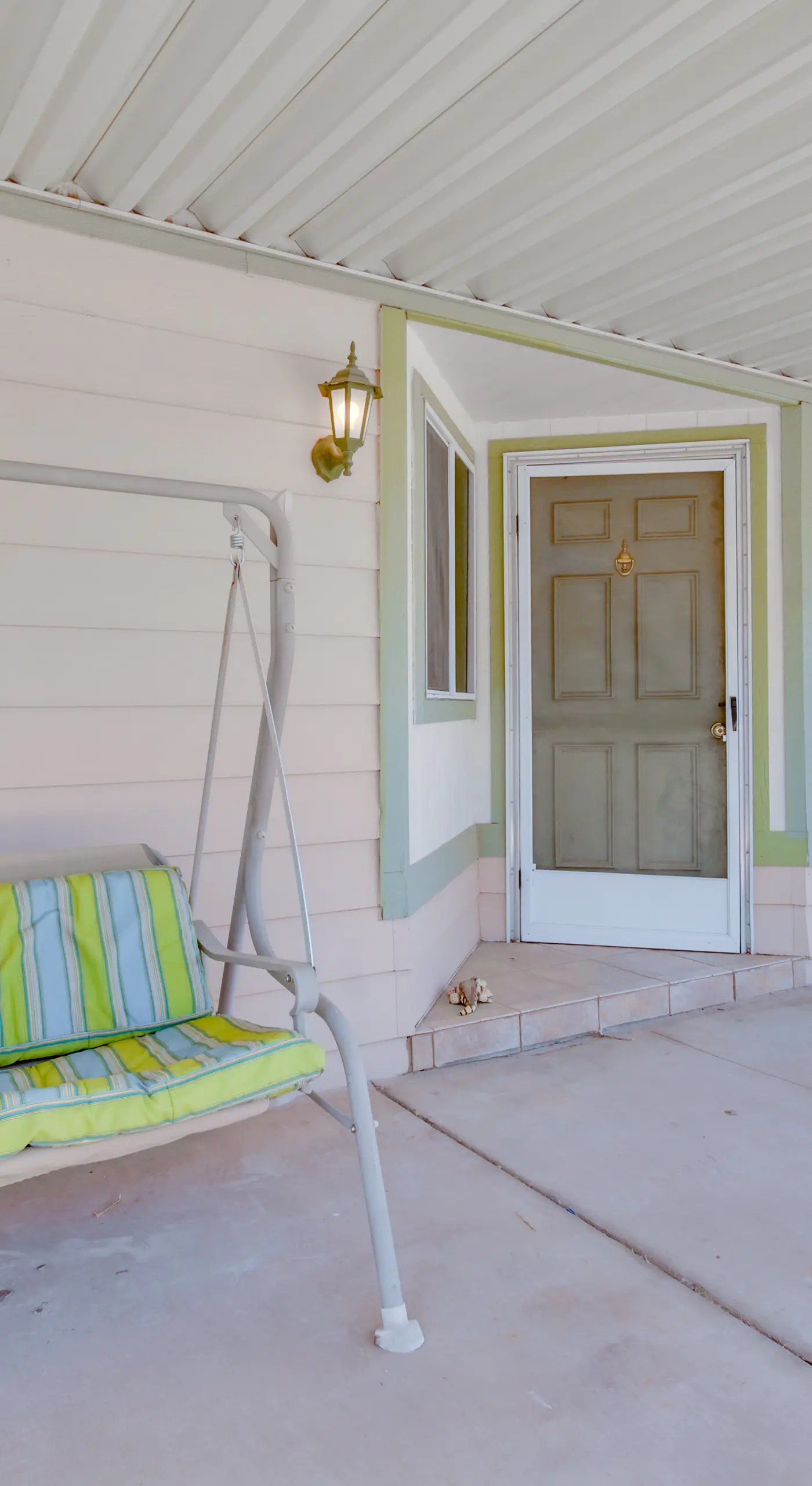 2 Mi to Lake Havasu: Pet-Friendly Home w/ Grill!