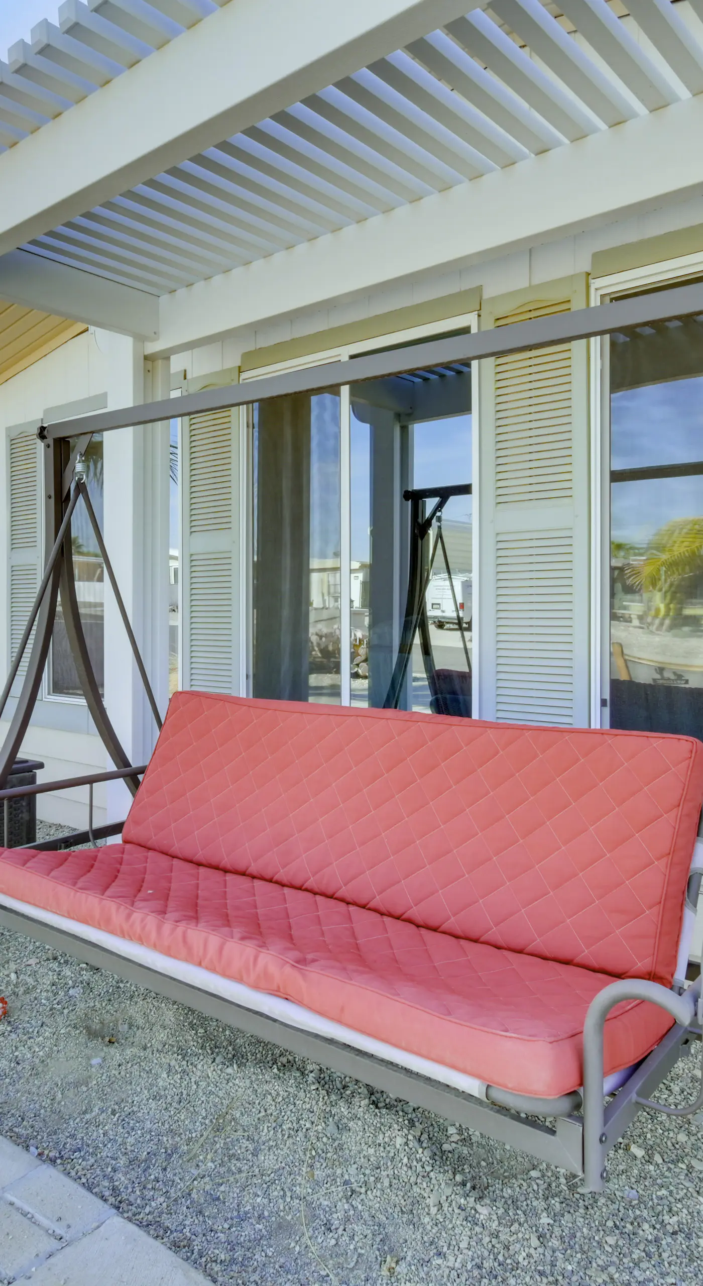 2 Mi to Lake Havasu: Pet-Friendly Home w/ Grill!
