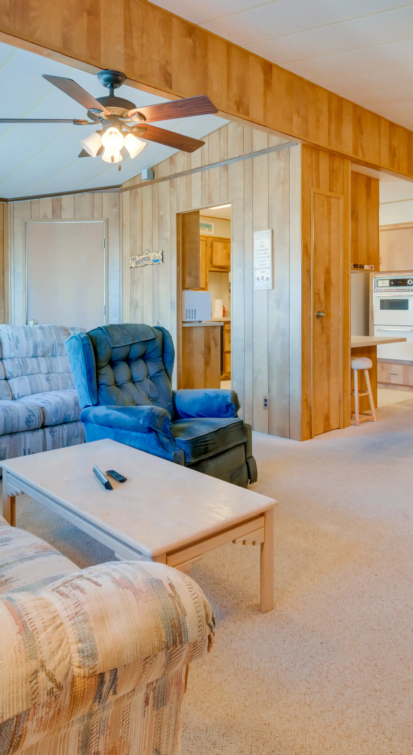 2 Mi to Lake Havasu: Pet-Friendly Home w/ Grill!