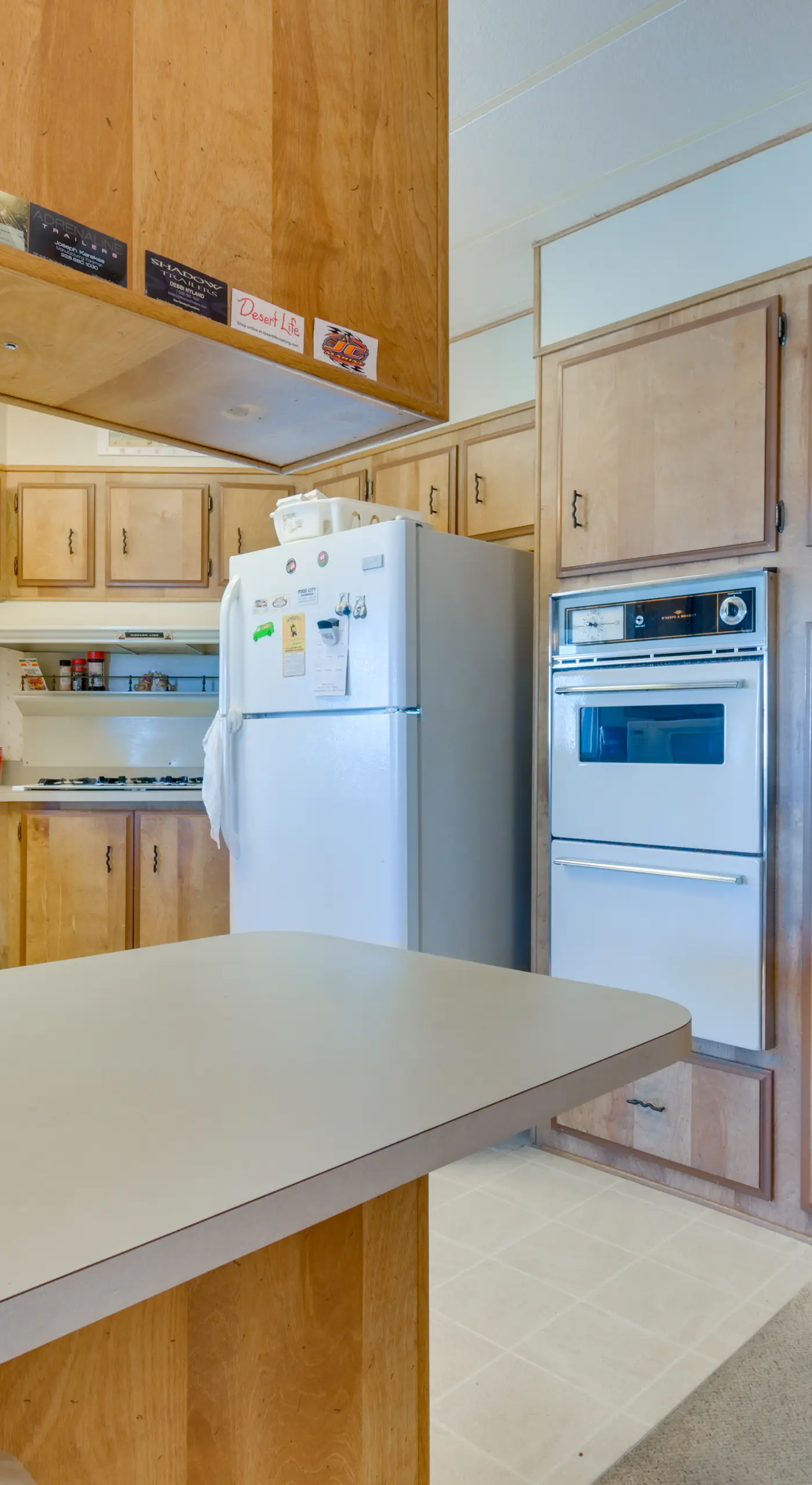 2 Mi to Lake Havasu: Pet-Friendly Home w/ Grill!