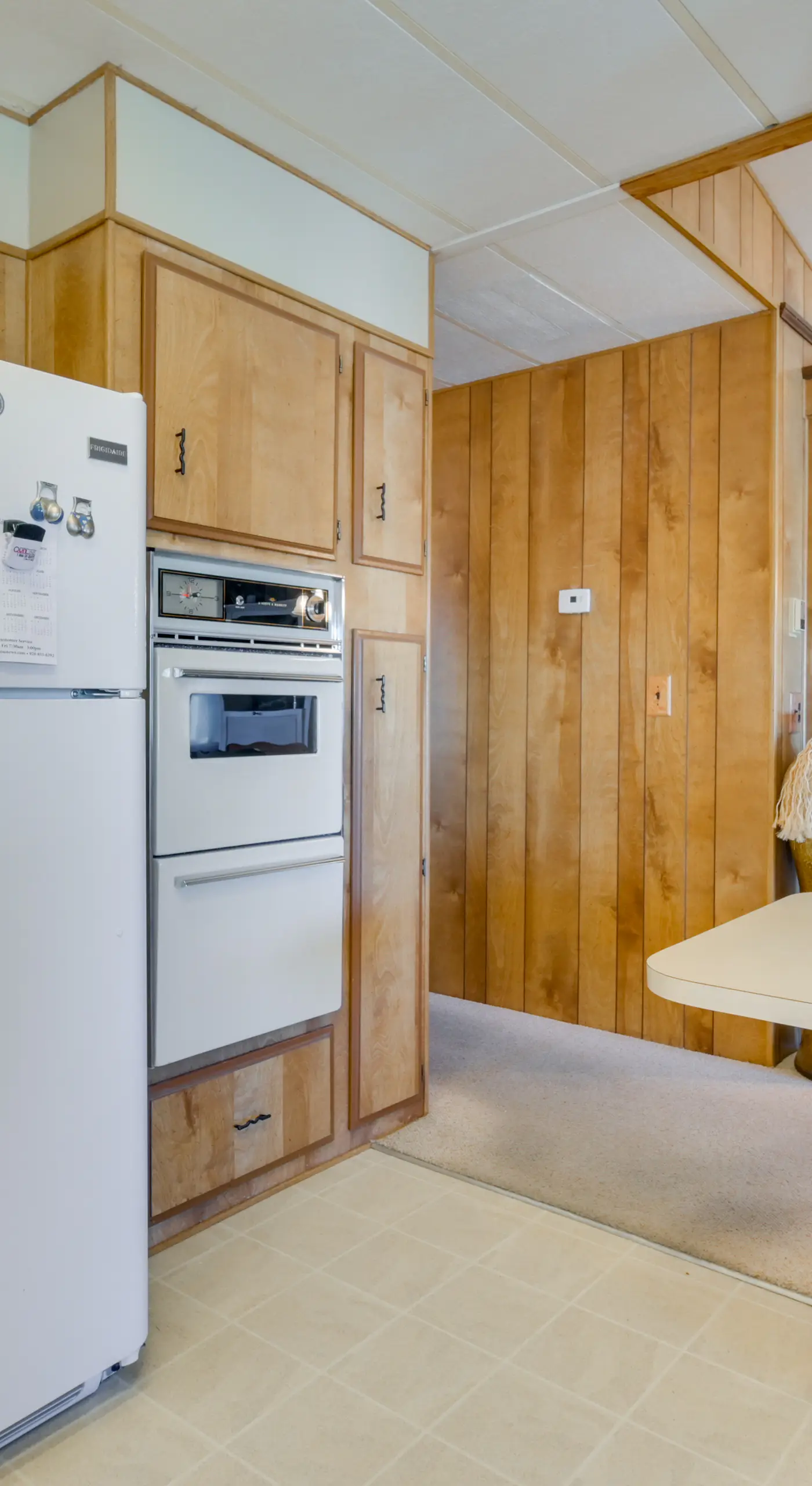 2 Mi to Lake Havasu: Pet-Friendly Home w/ Grill!