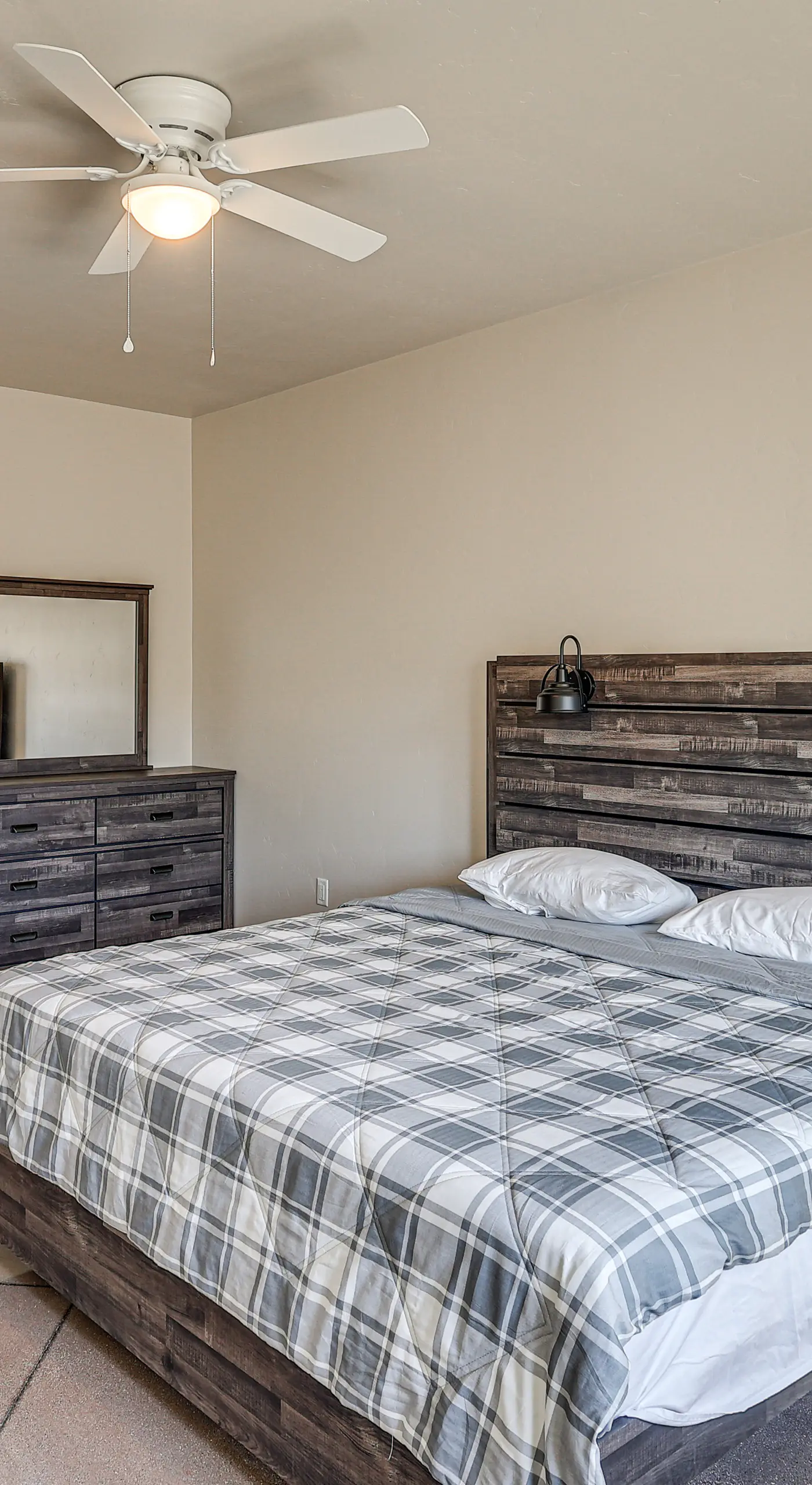 Hike & Explore: Apt 3 Mi to Lake Havasu & Dtwn!