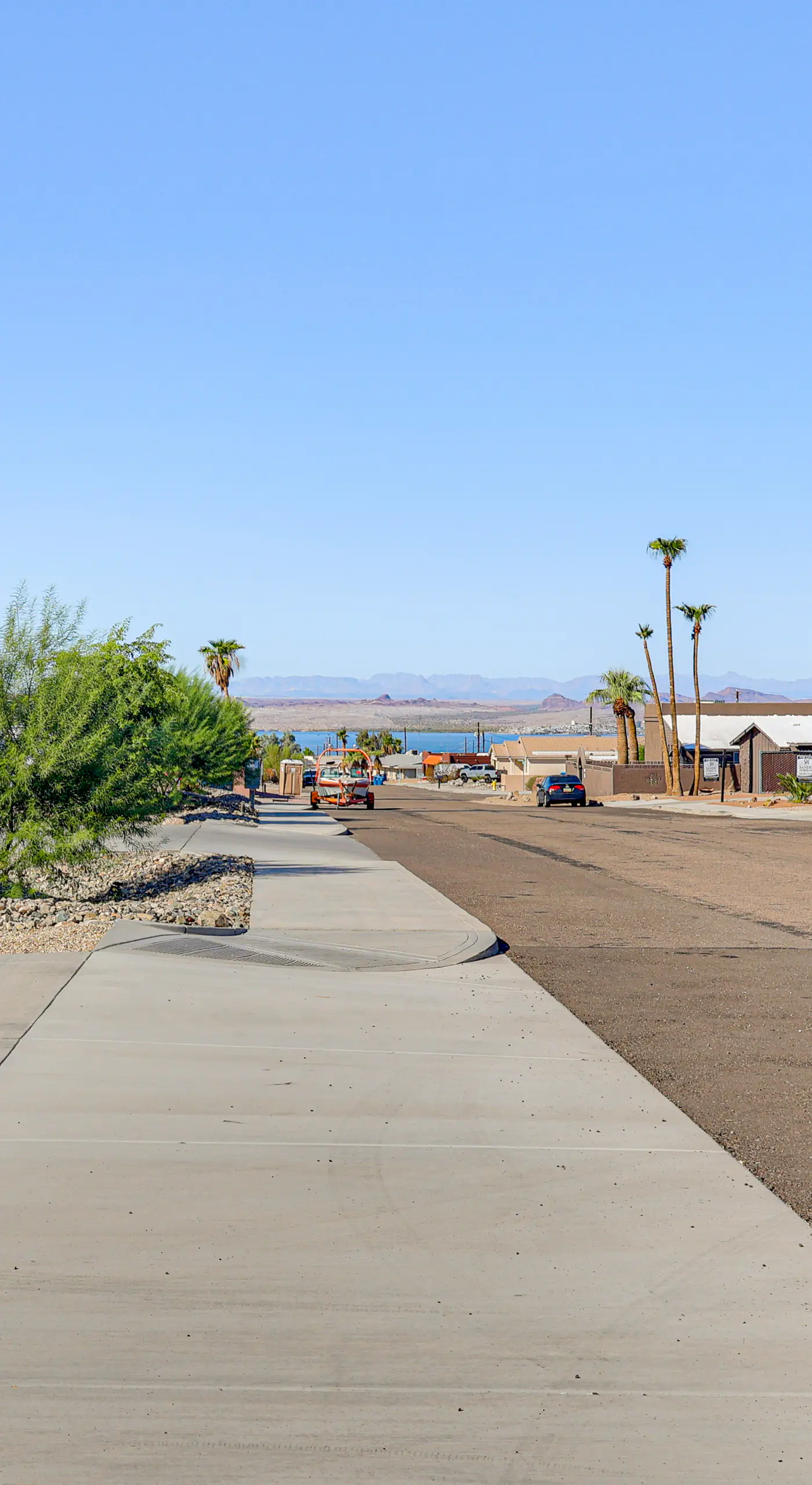 Hike & Explore: Apt 3 Mi to Lake Havasu & Dtwn!