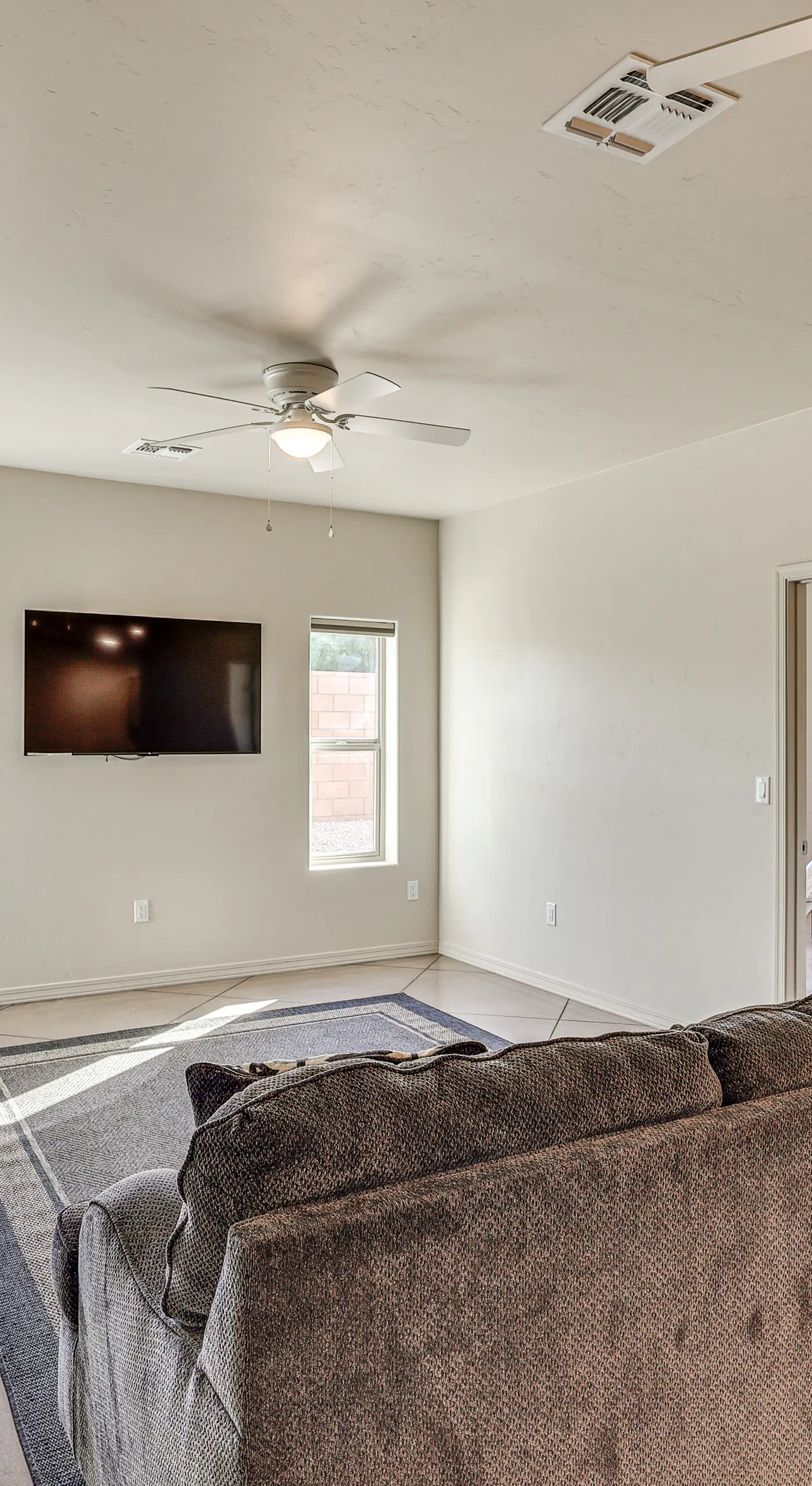 Hike & Explore: Apt 3 Mi to Lake Havasu & Dtwn!