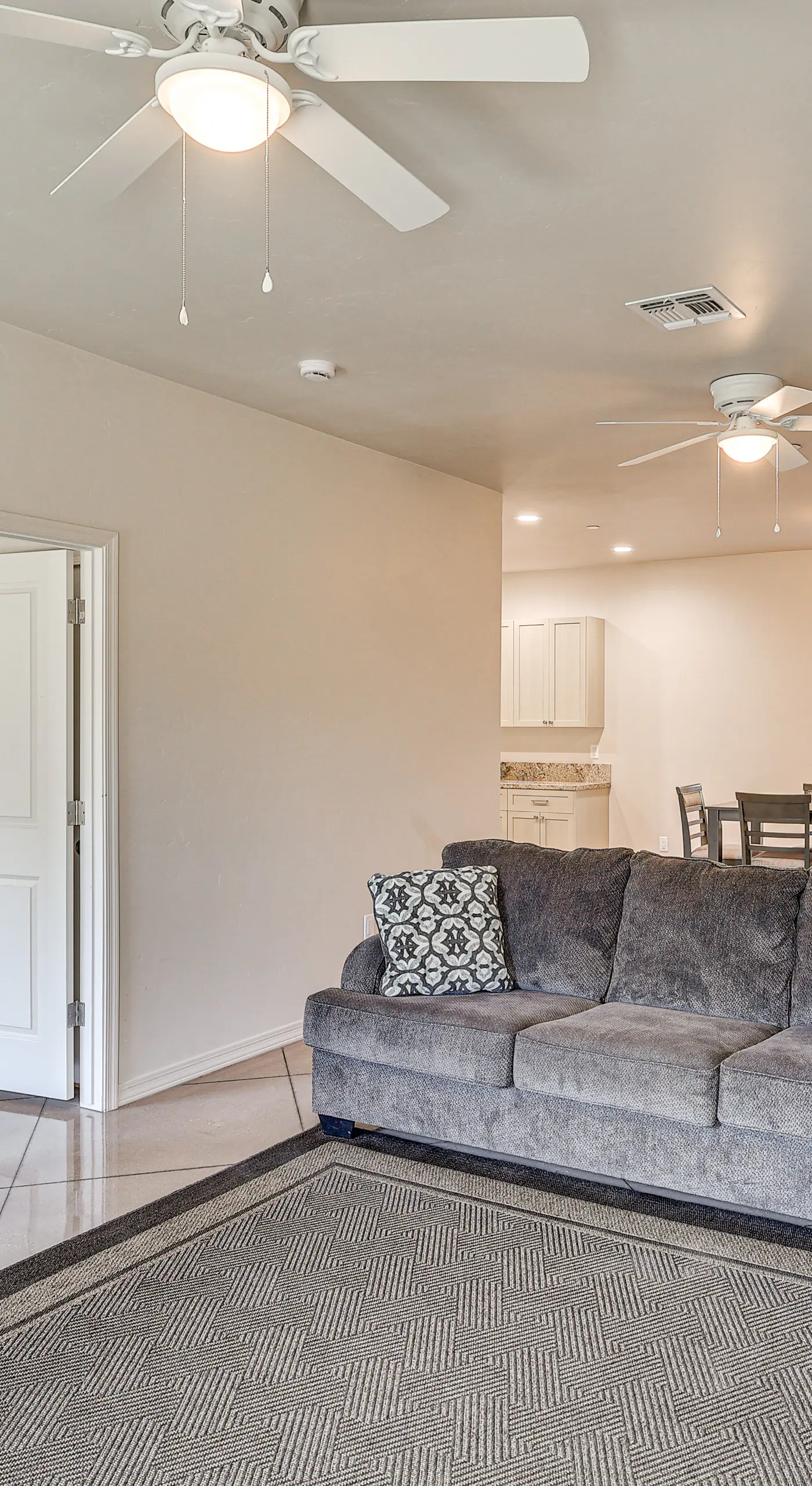 Hike & Explore: Apt 3 Mi to Lake Havasu & Dtwn!