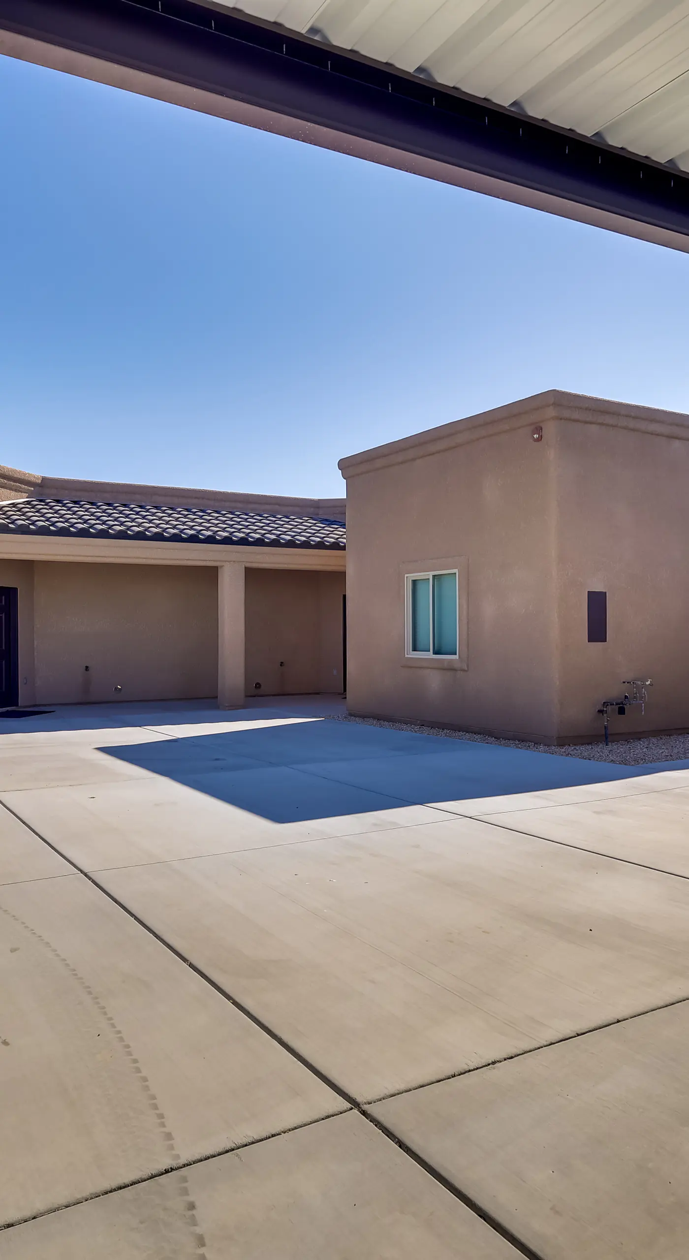 Golf, Hike & Boat! Bright Lake Havasu City Apt