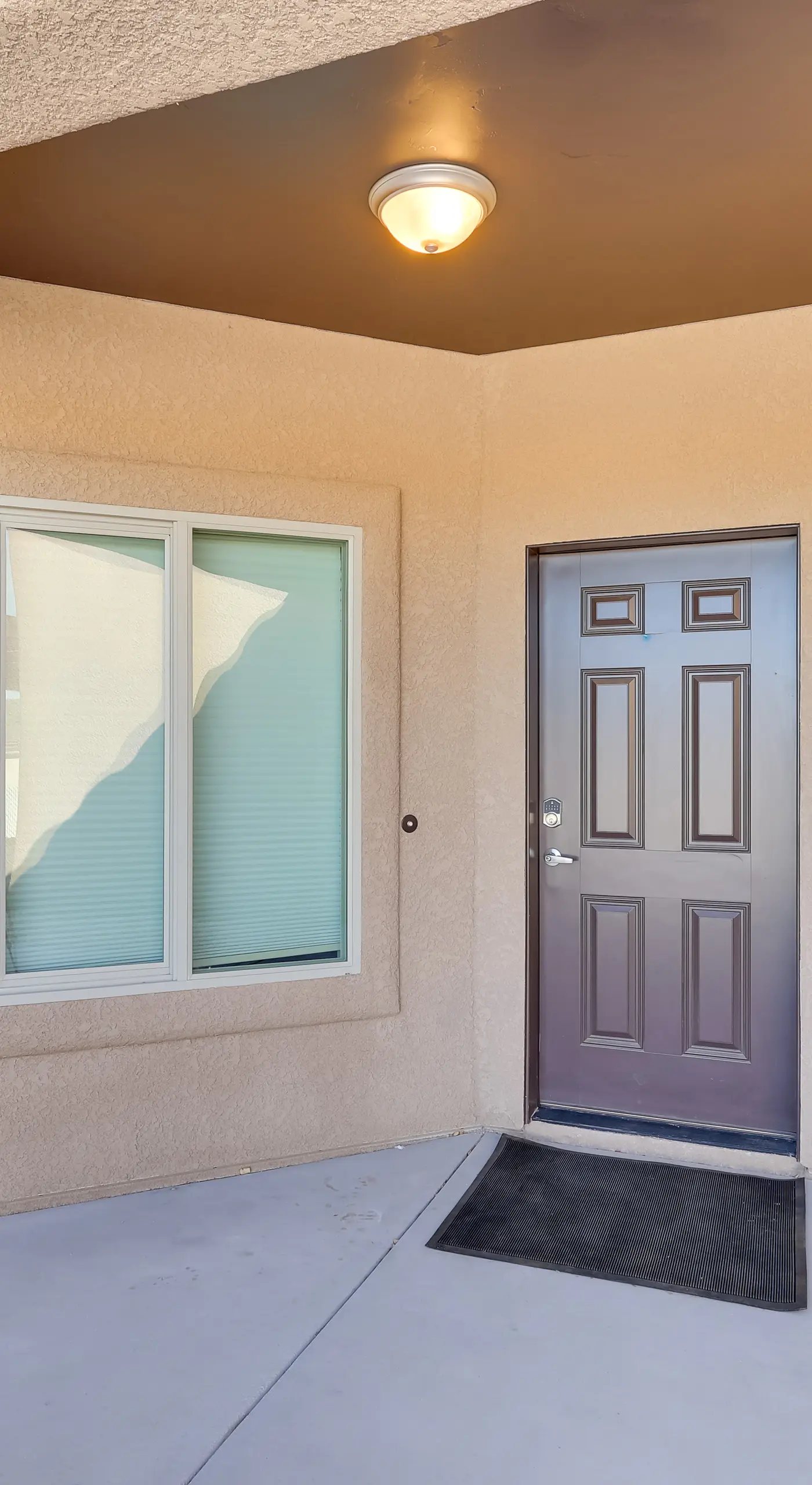 Golf, Hike & Boat! Bright Lake Havasu City Apt