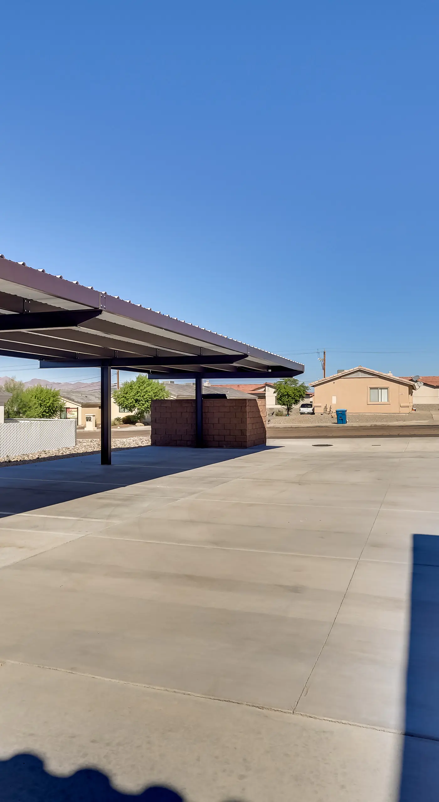 Golf, Hike & Boat! Bright Lake Havasu City Apt
