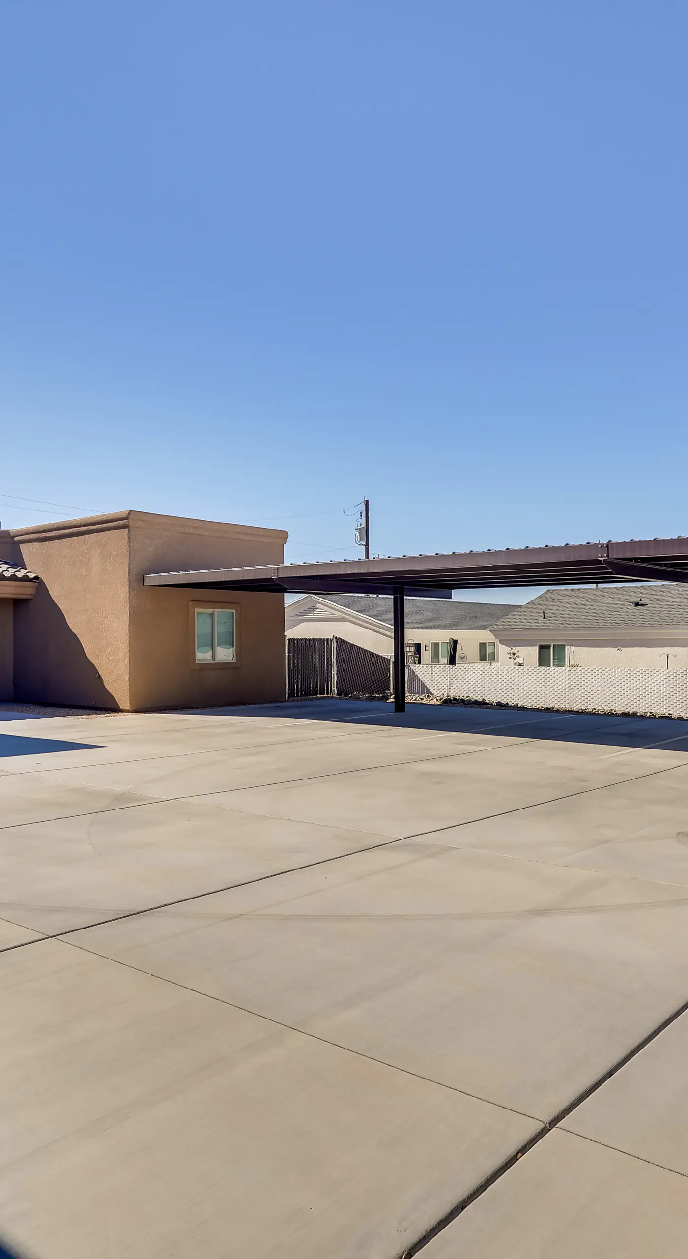 Golf, Hike & Boat! Bright Lake Havasu City Apt