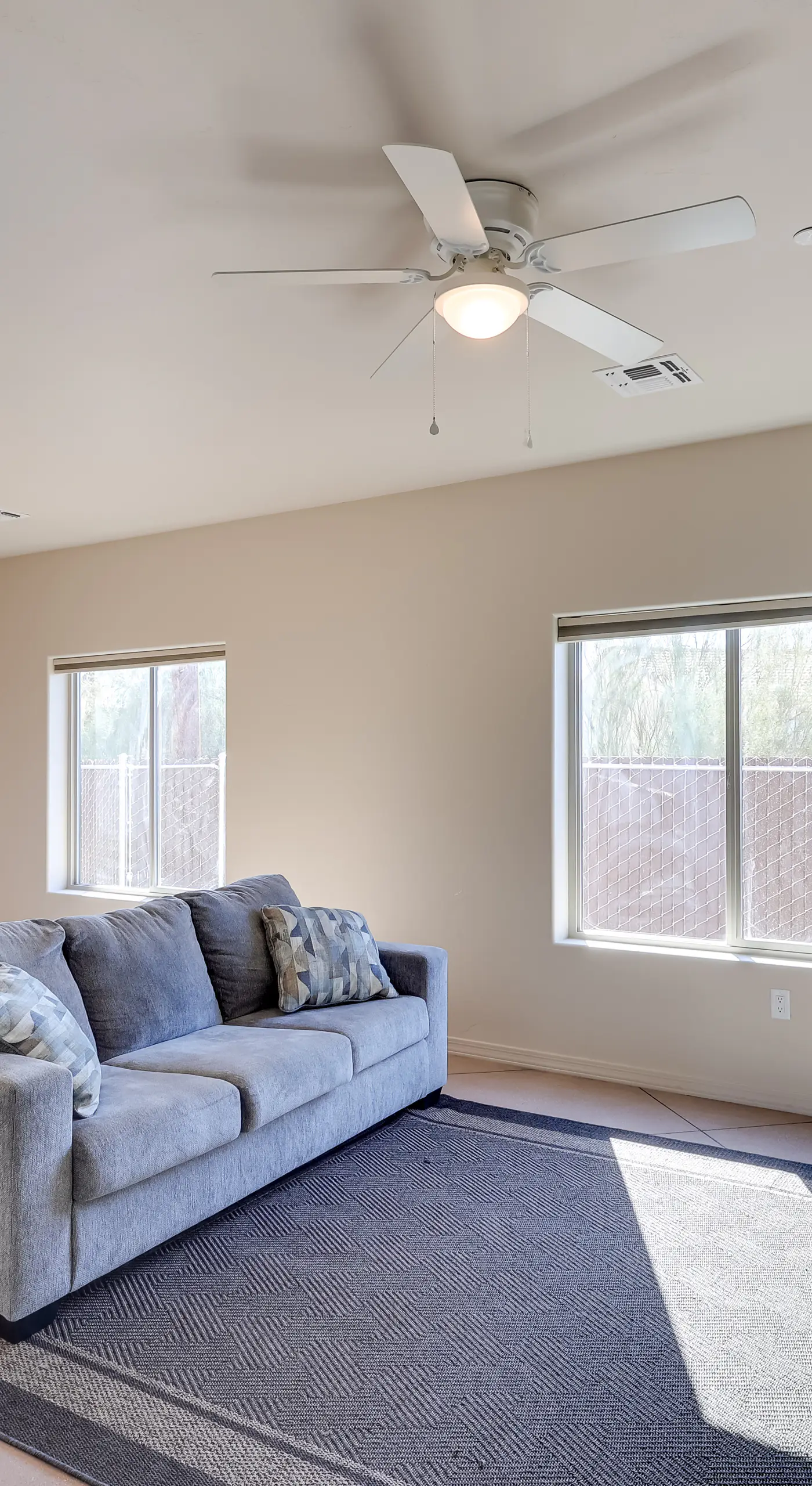 Golf, Hike & Boat! Bright Lake Havasu City Apt