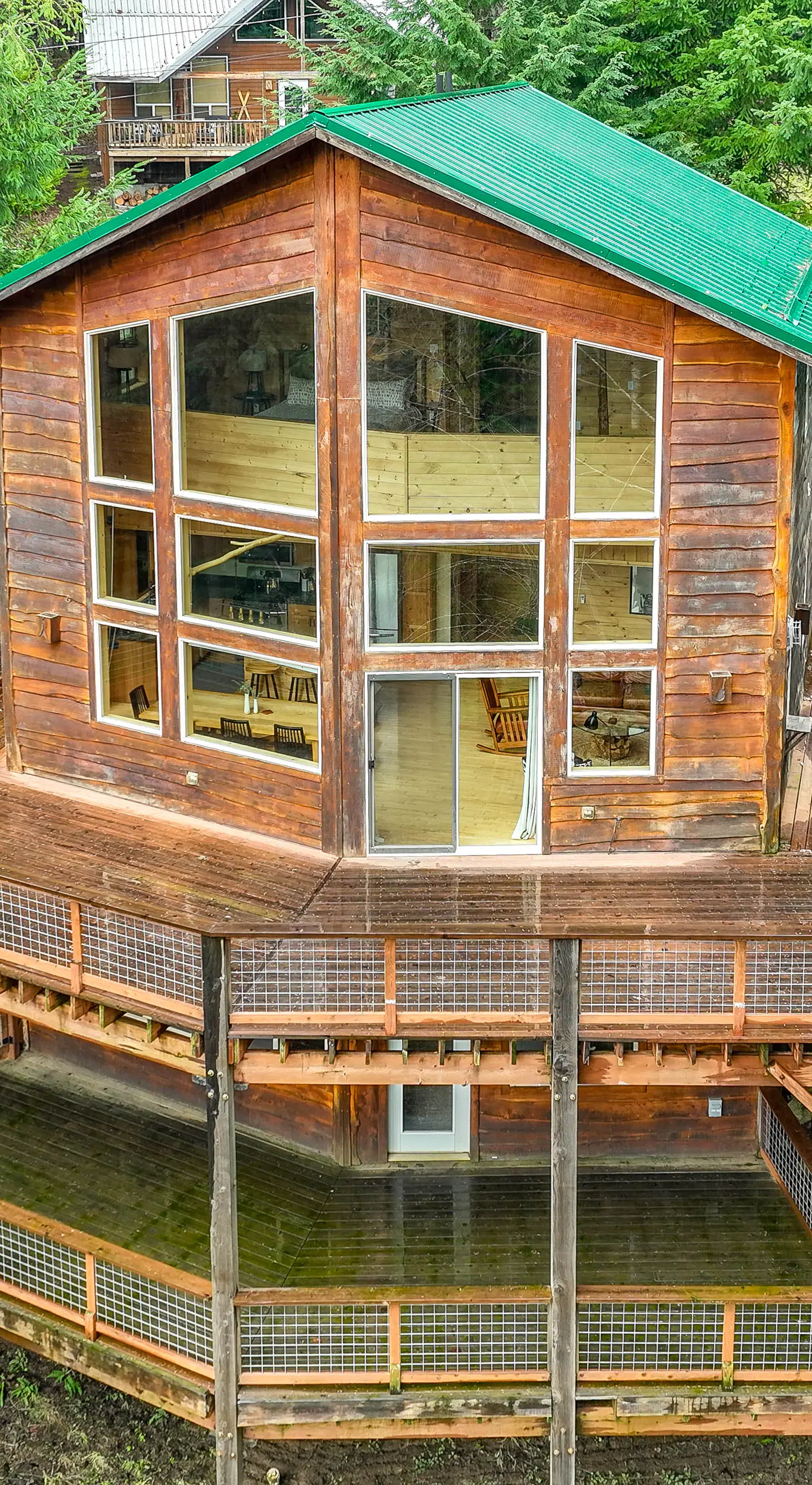 'Grizzly Tower' Packwood Cabin w/ Hot Tub!