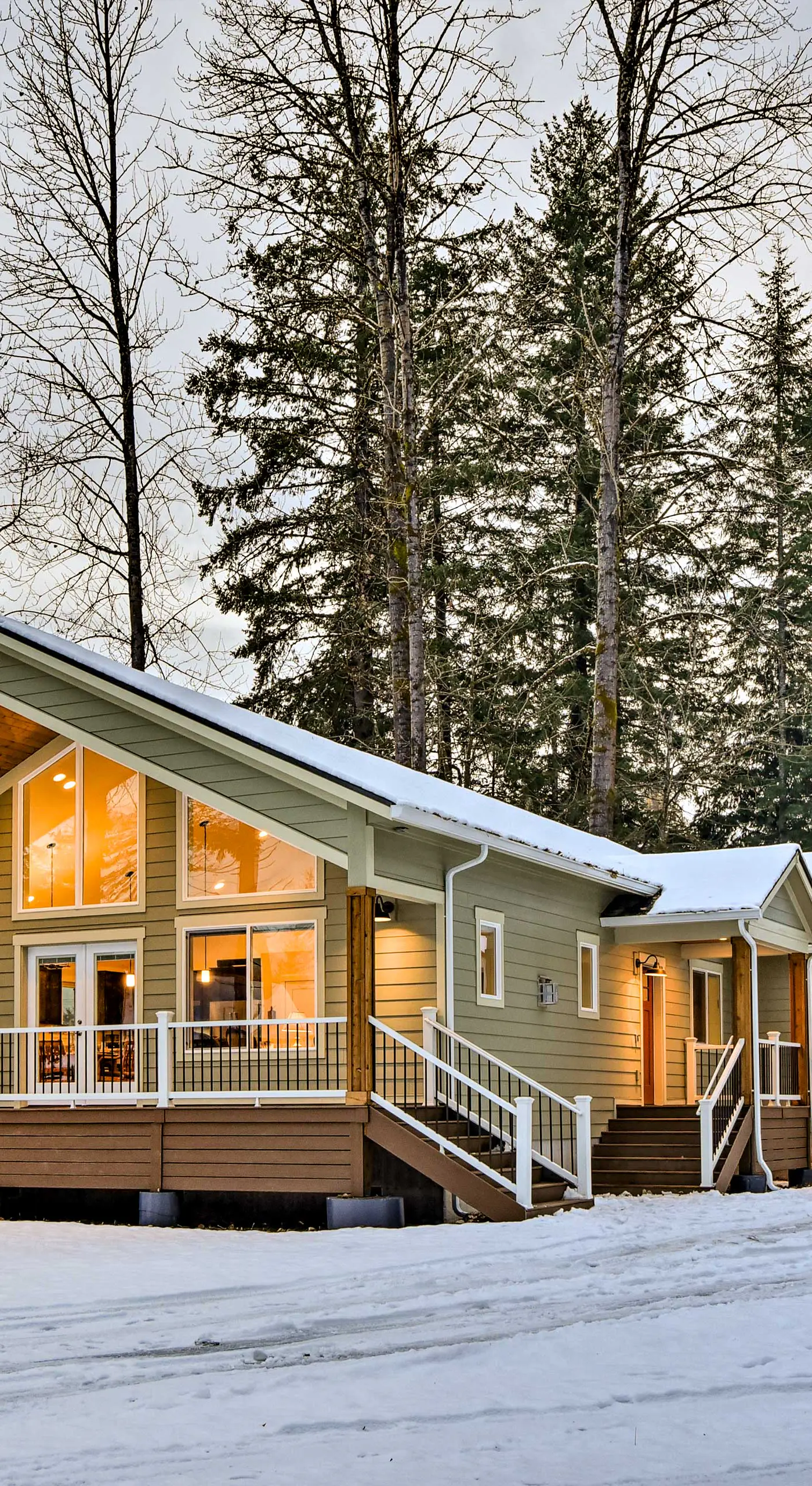 Family-Friendly Packwood Retreat w/ Deck!