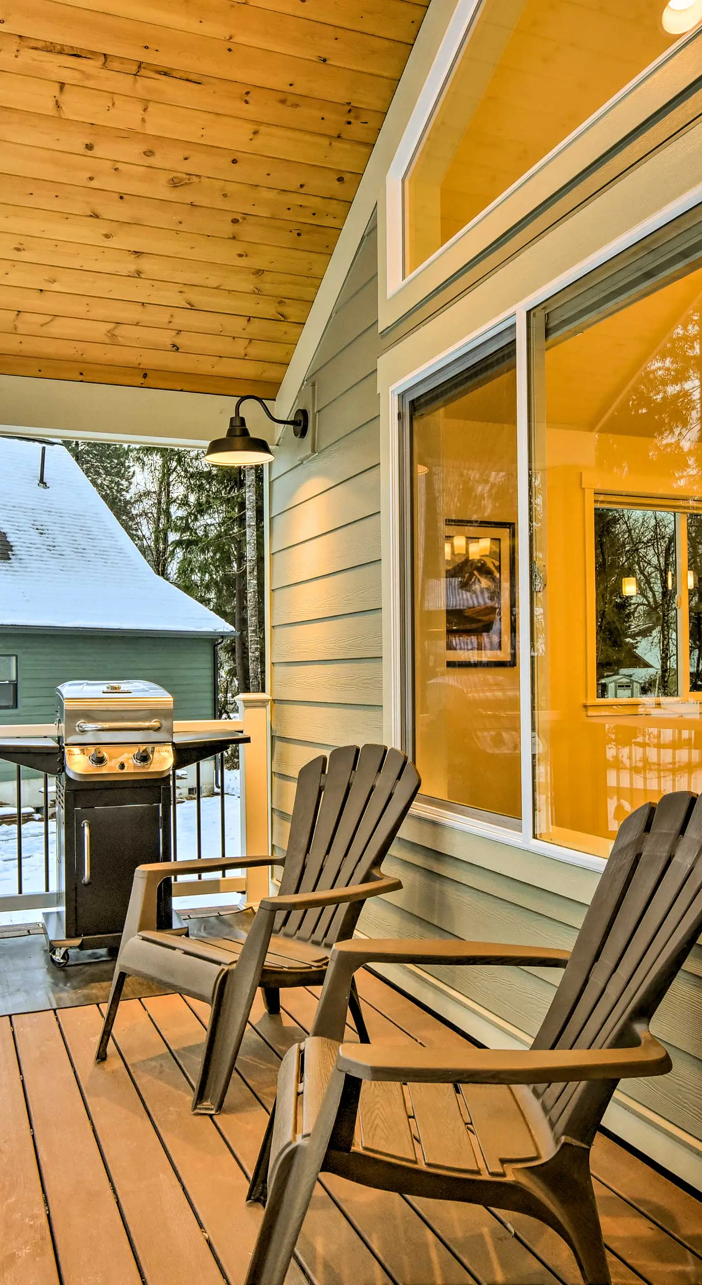 Family-Friendly Packwood Retreat w/ Deck!