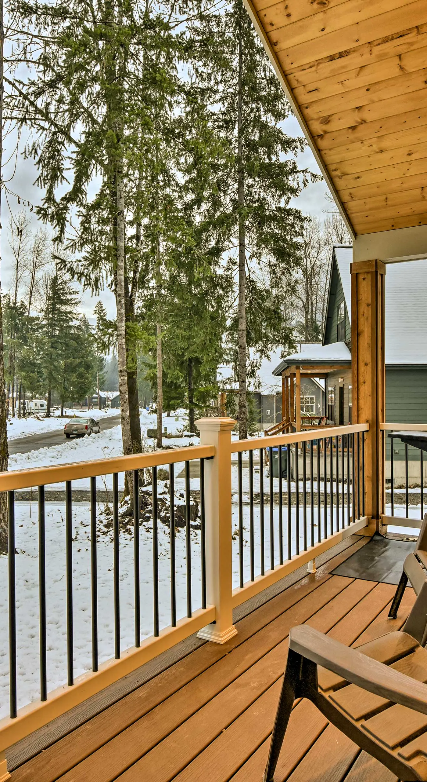 Family-Friendly Packwood Retreat w/ Deck!