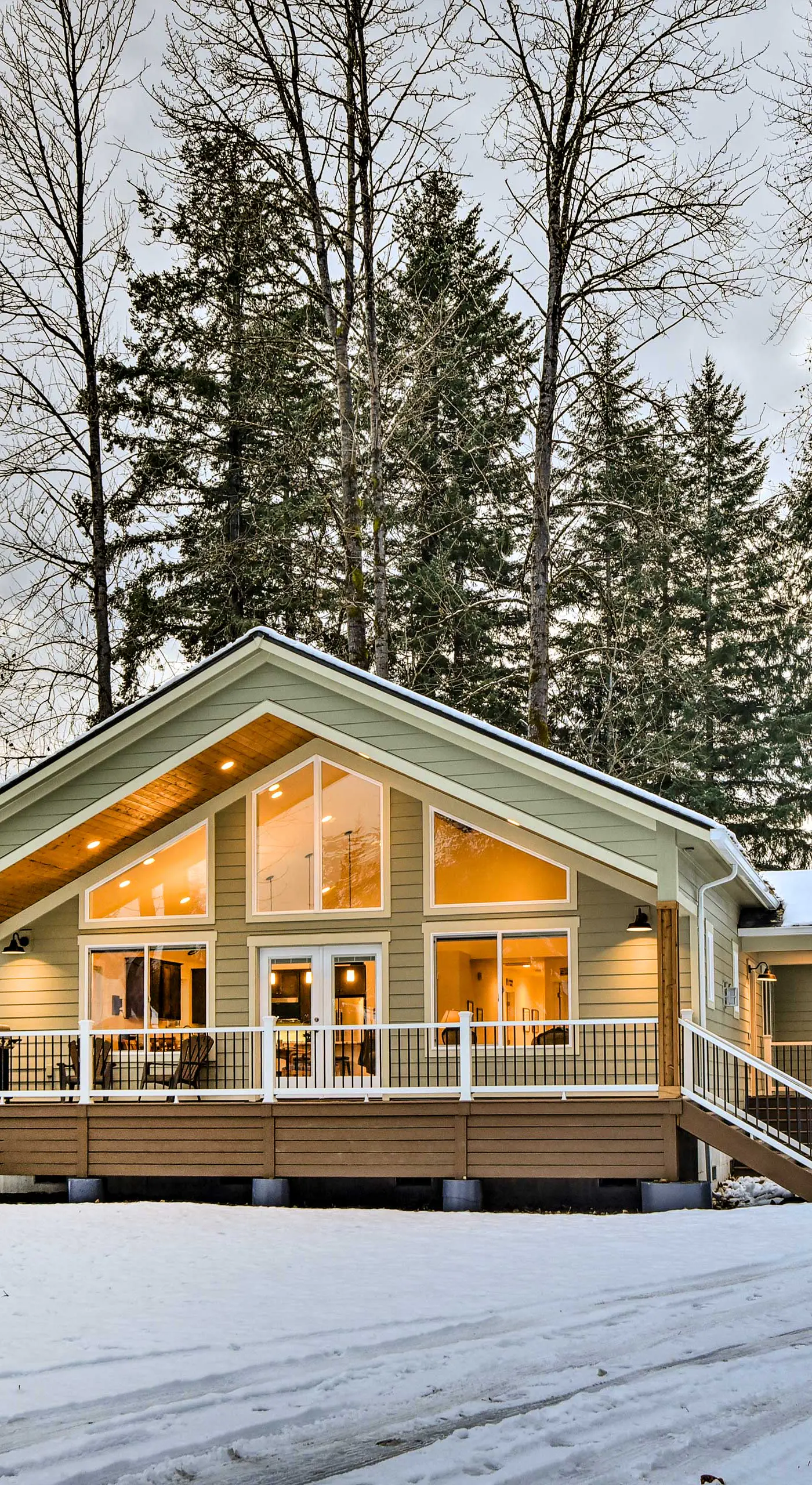 Family-Friendly Packwood Retreat w/ Deck!
