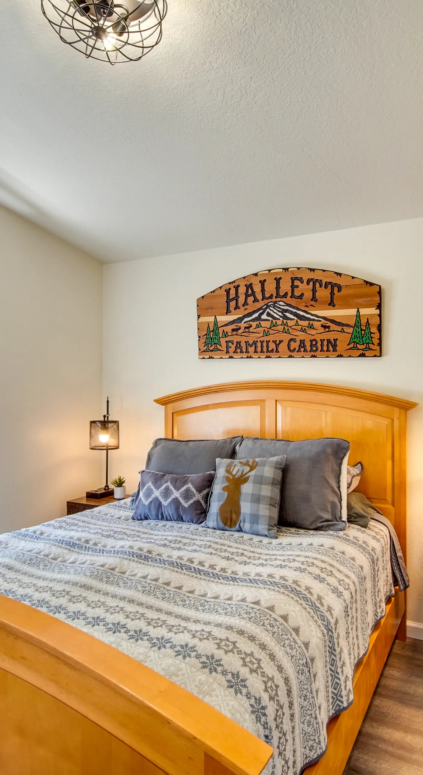 18 Mi to Mt Rainier! Scenic Cowlitz River Escape