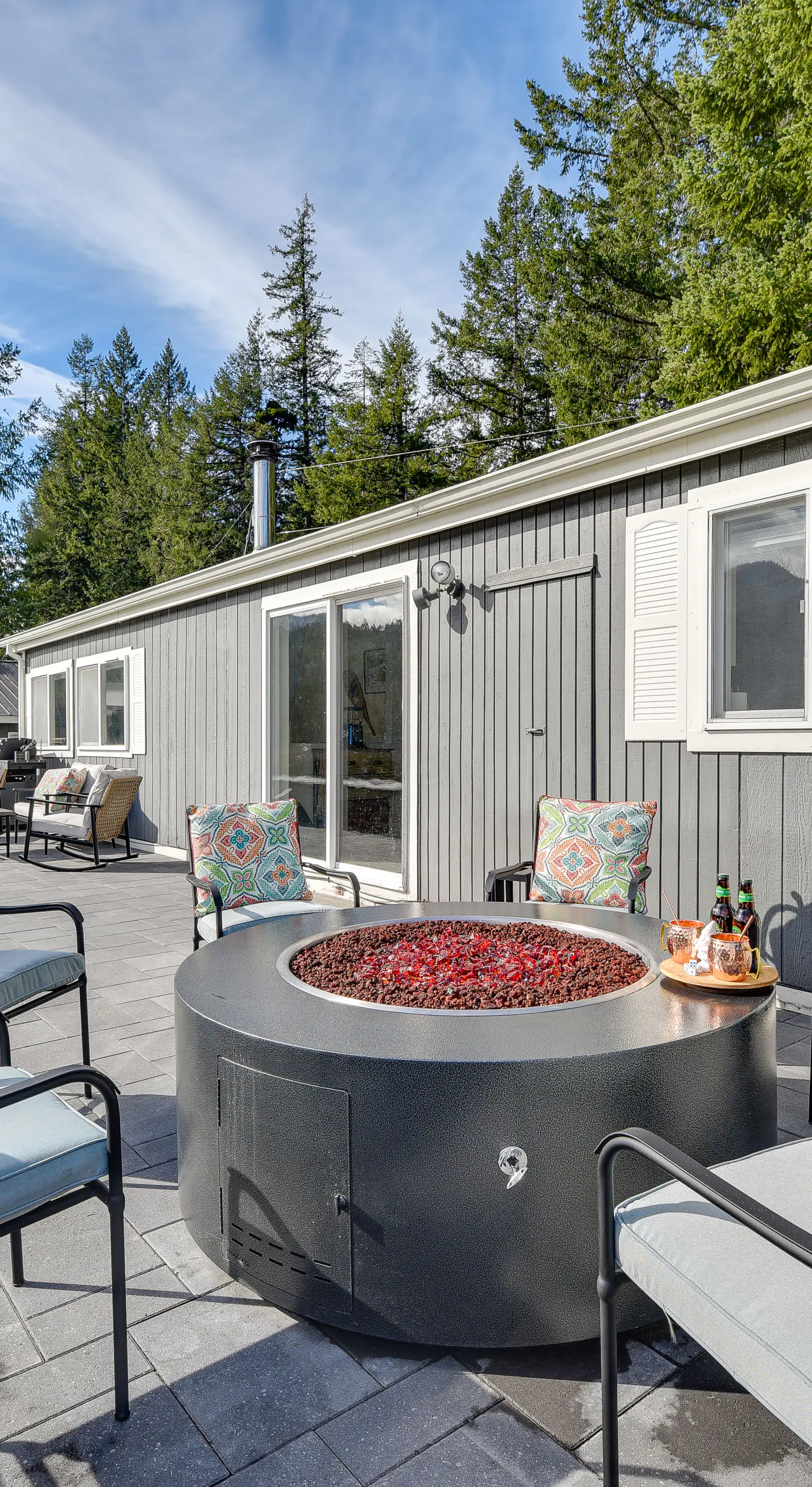 18 Mi to Mt Rainier! Scenic Cowlitz River Escape