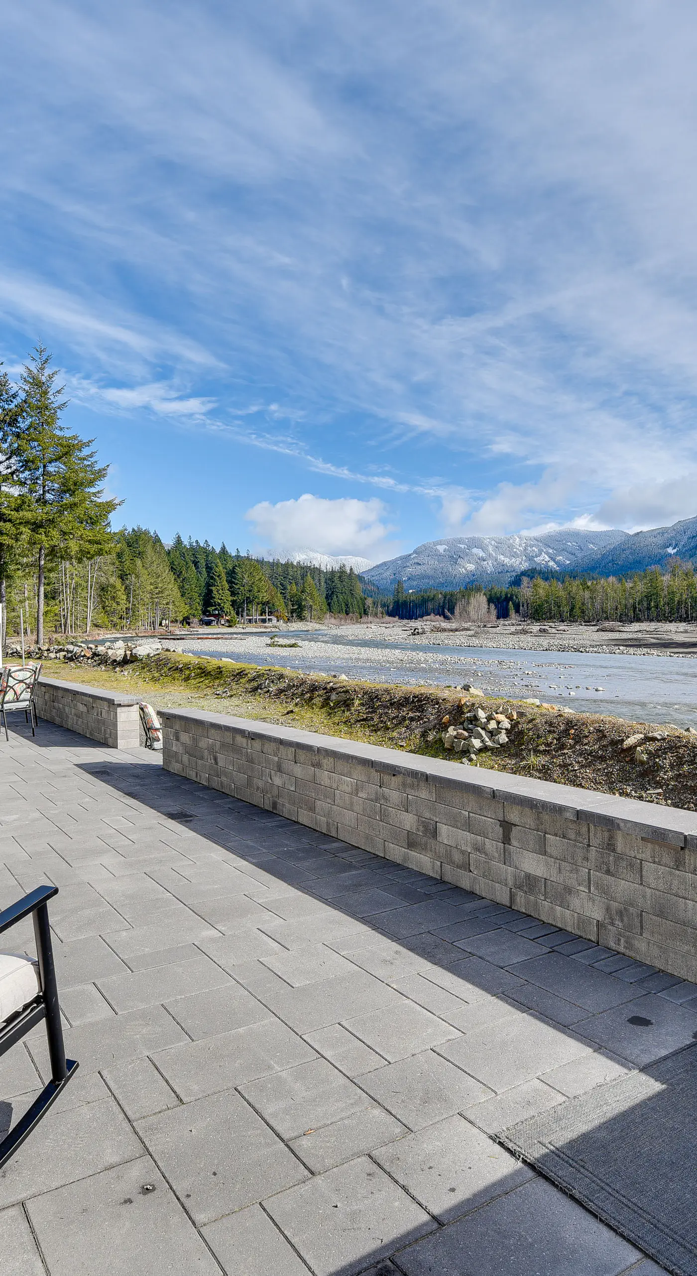 18 Mi to Mt Rainier! Scenic Cowlitz River Escape