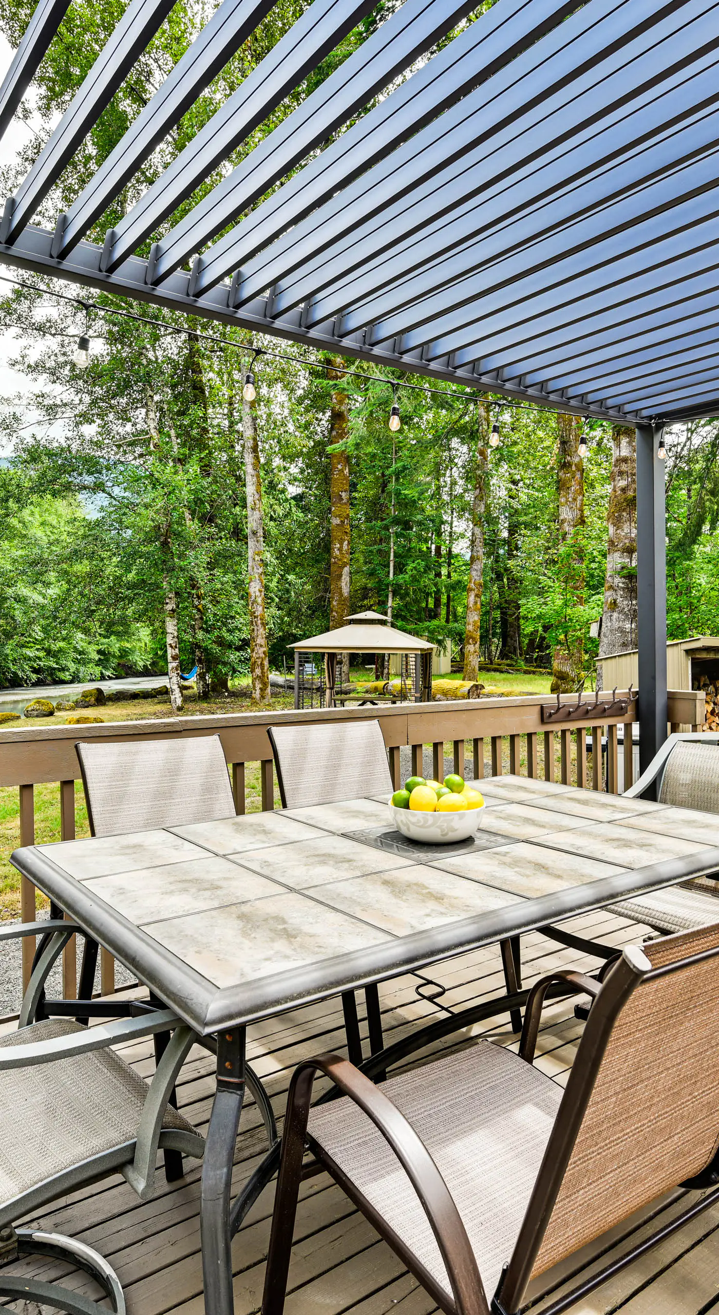 Gateway to Mt Rainier: Riverfront Haven w/ Hot Tub
