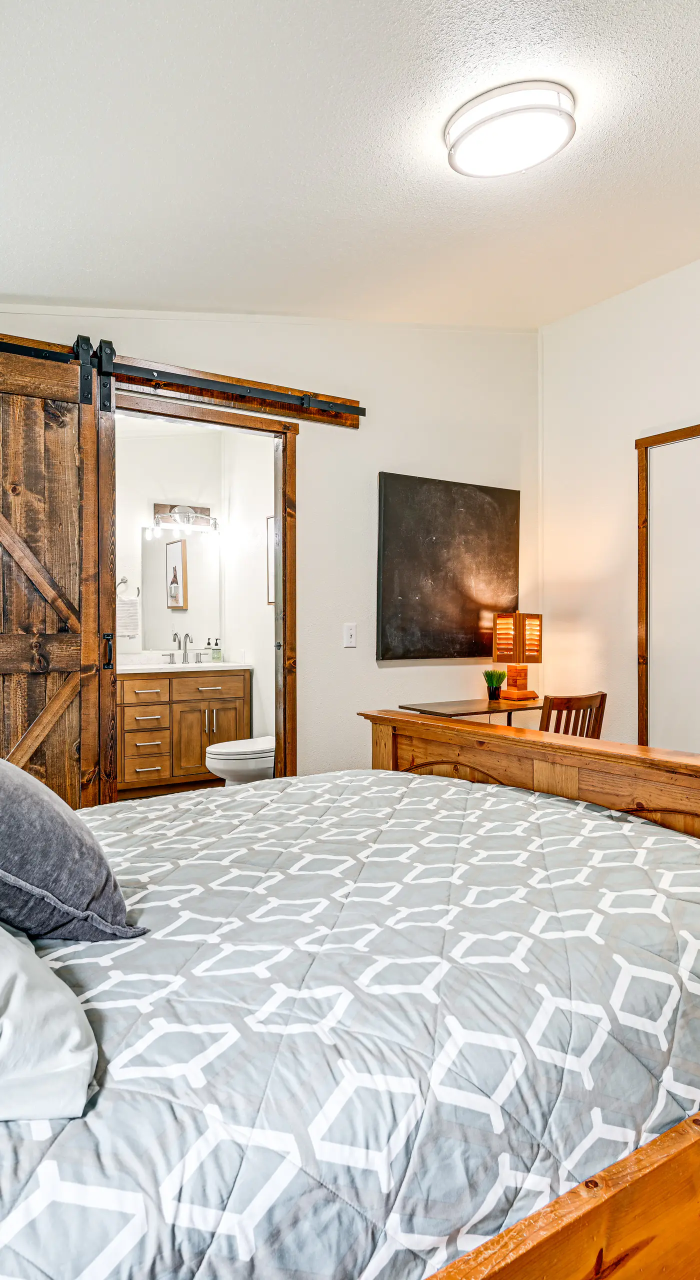Gateway to Mt Rainier: Riverfront Haven w/ Hot Tub