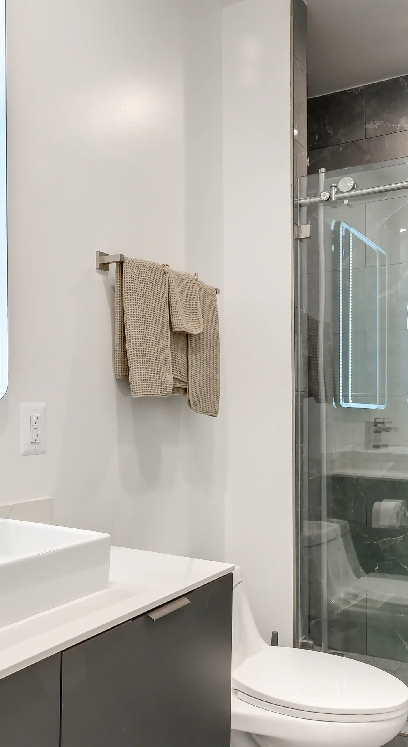 Quiet & Residential Apt, 7 Mi to National Mall!