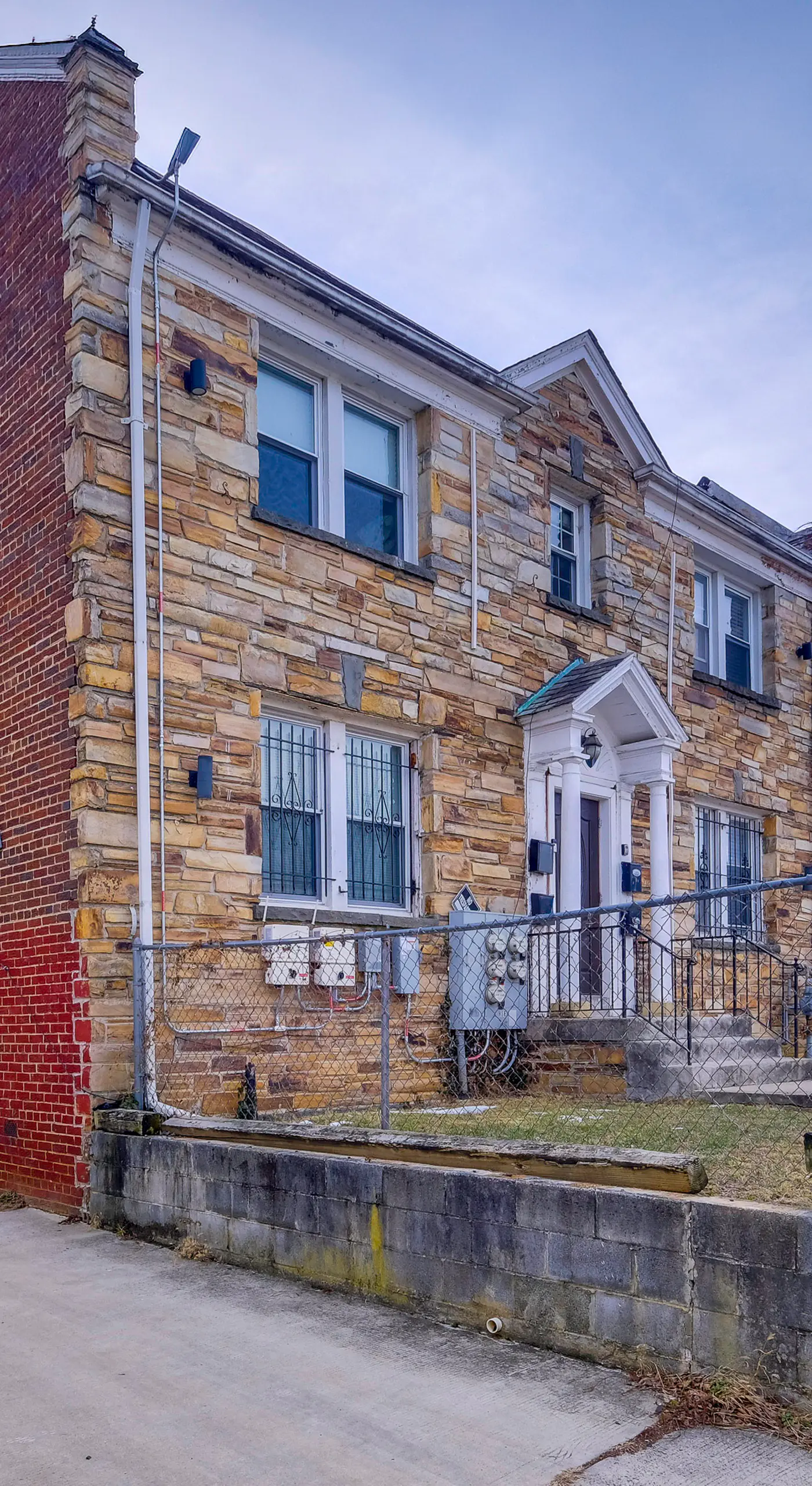 Fire Pit & Yard! Modern DC Unit Near H Street