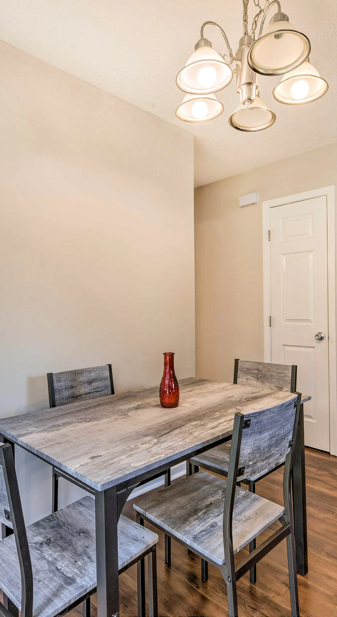 Chic Charlotte Townhome w/ Community Pool