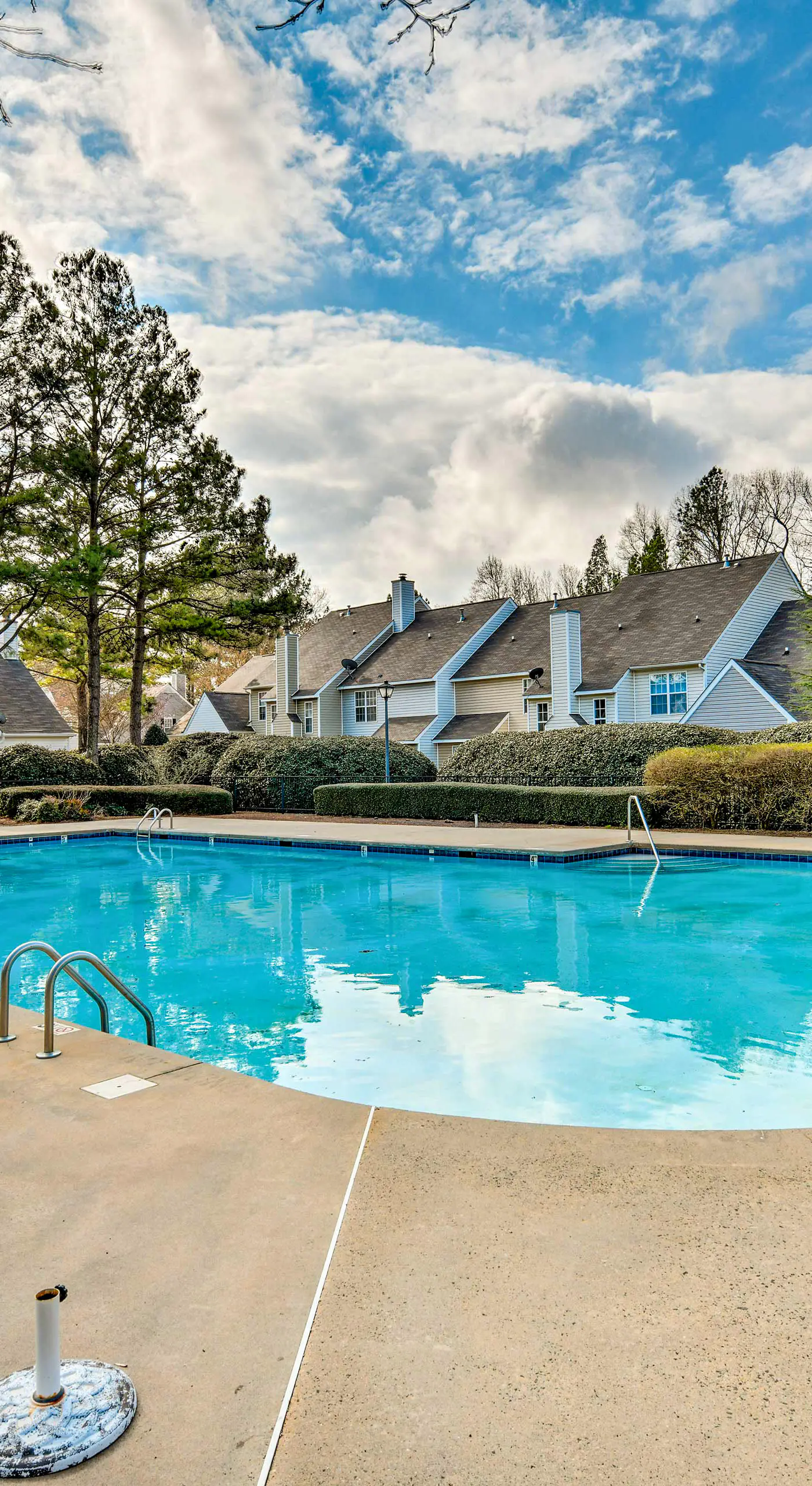 Chic Charlotte Townhome w/ Community Pool