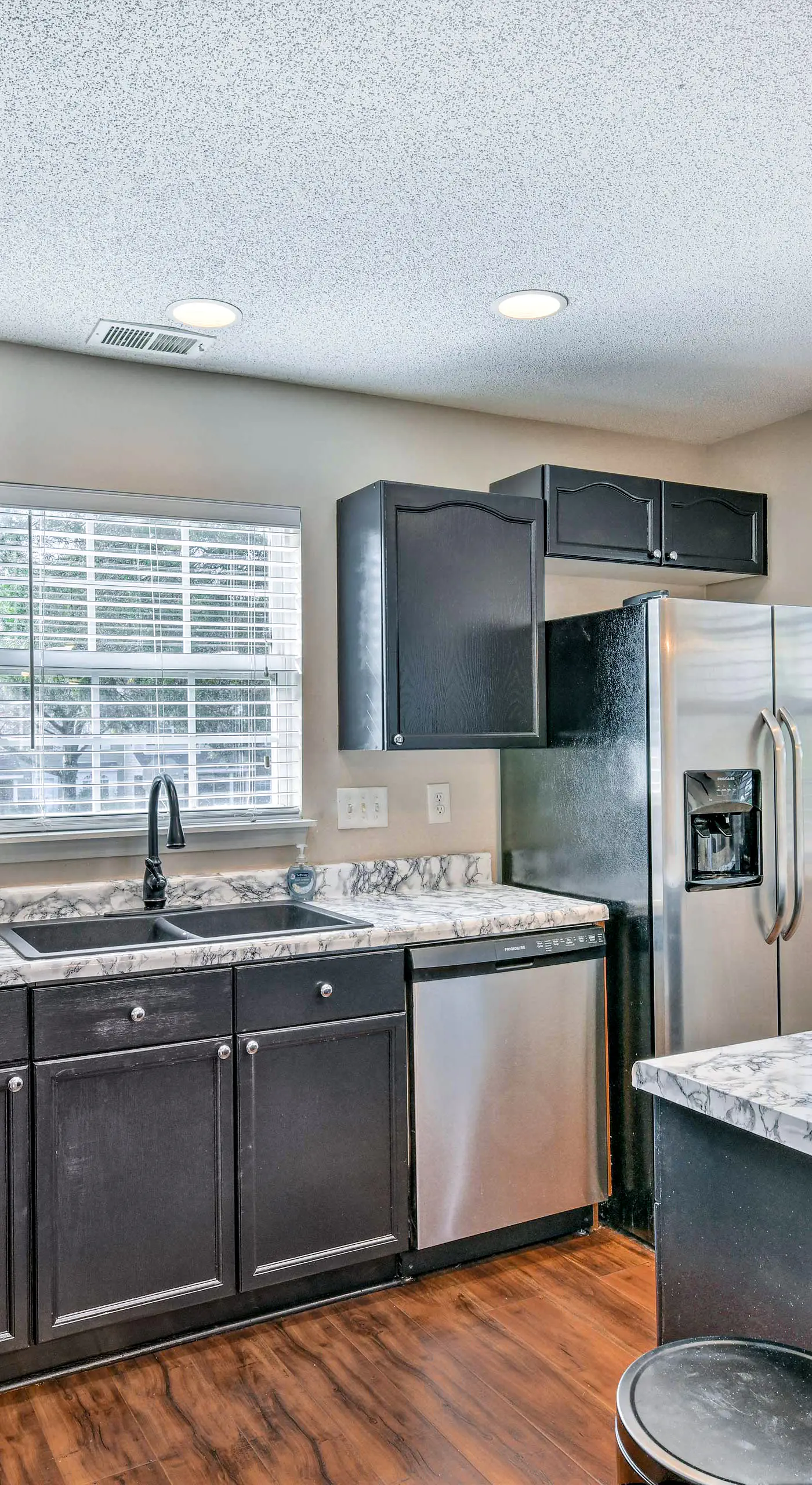 Chic Charlotte Townhome w/ Community Pool