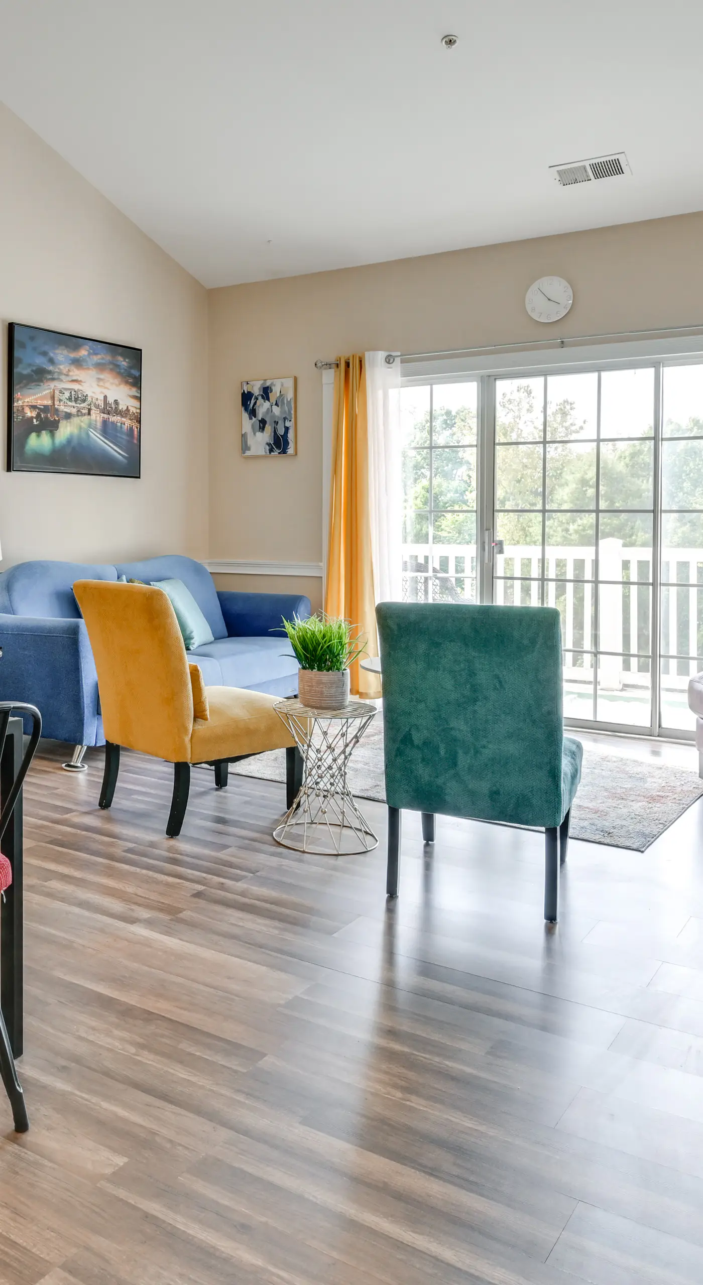 Charming Condo w/ Balcony, 1 Mi to UNC Charlotte!