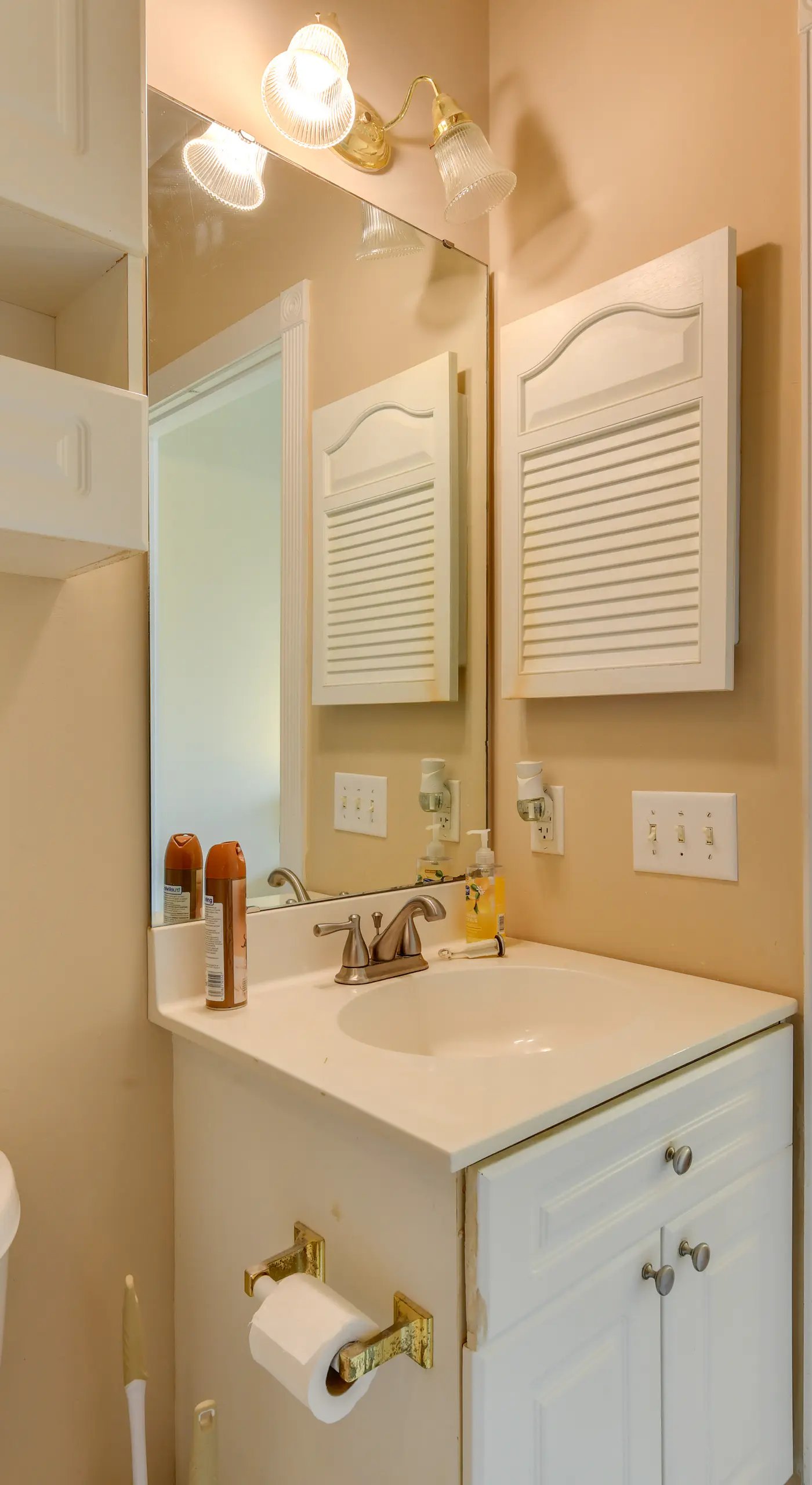 Charming Condo w/ Balcony, 1 Mi to UNC Charlotte!