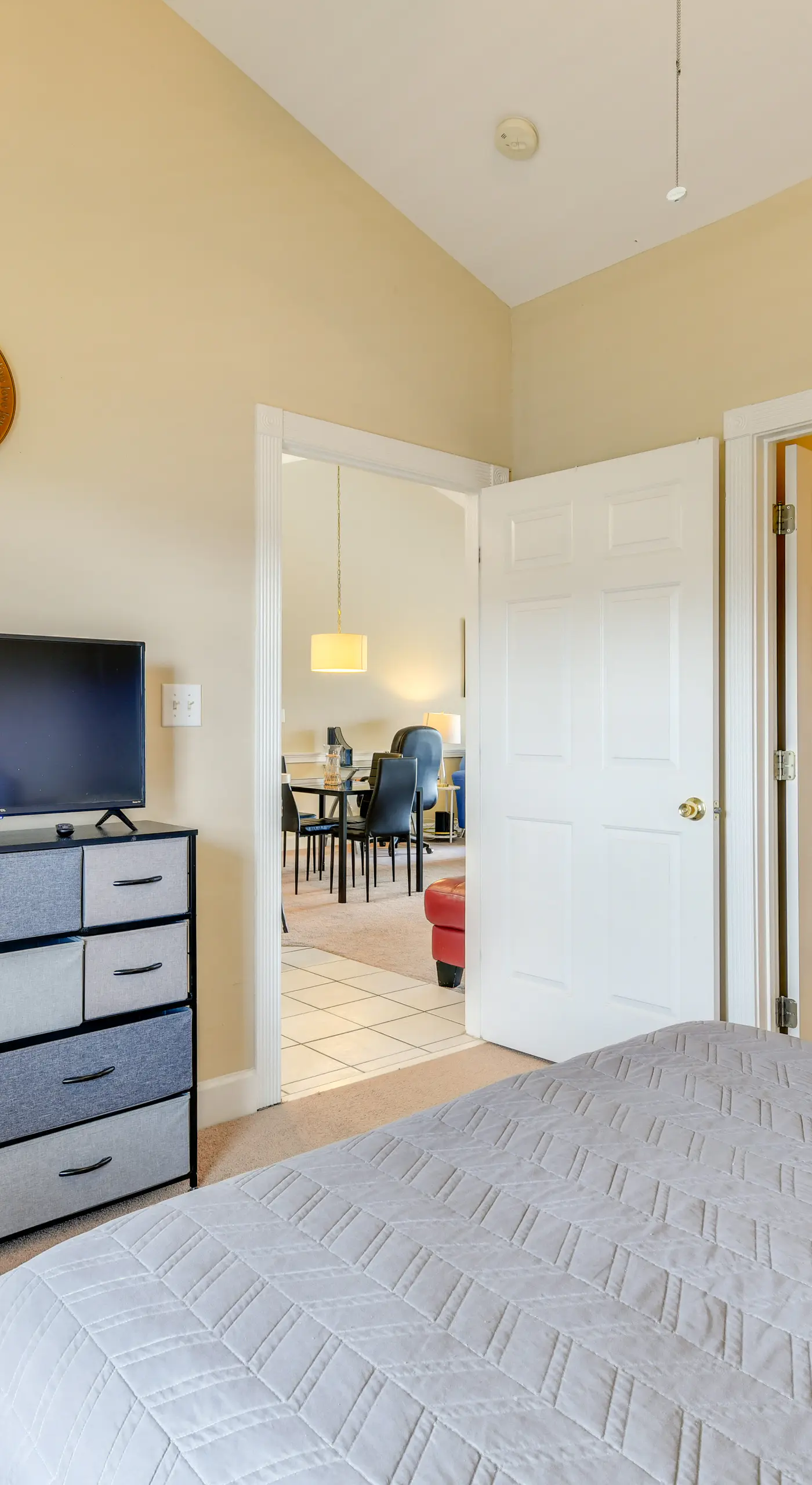 Charming Condo w/ Balcony, 1 Mi to UNC Charlotte!