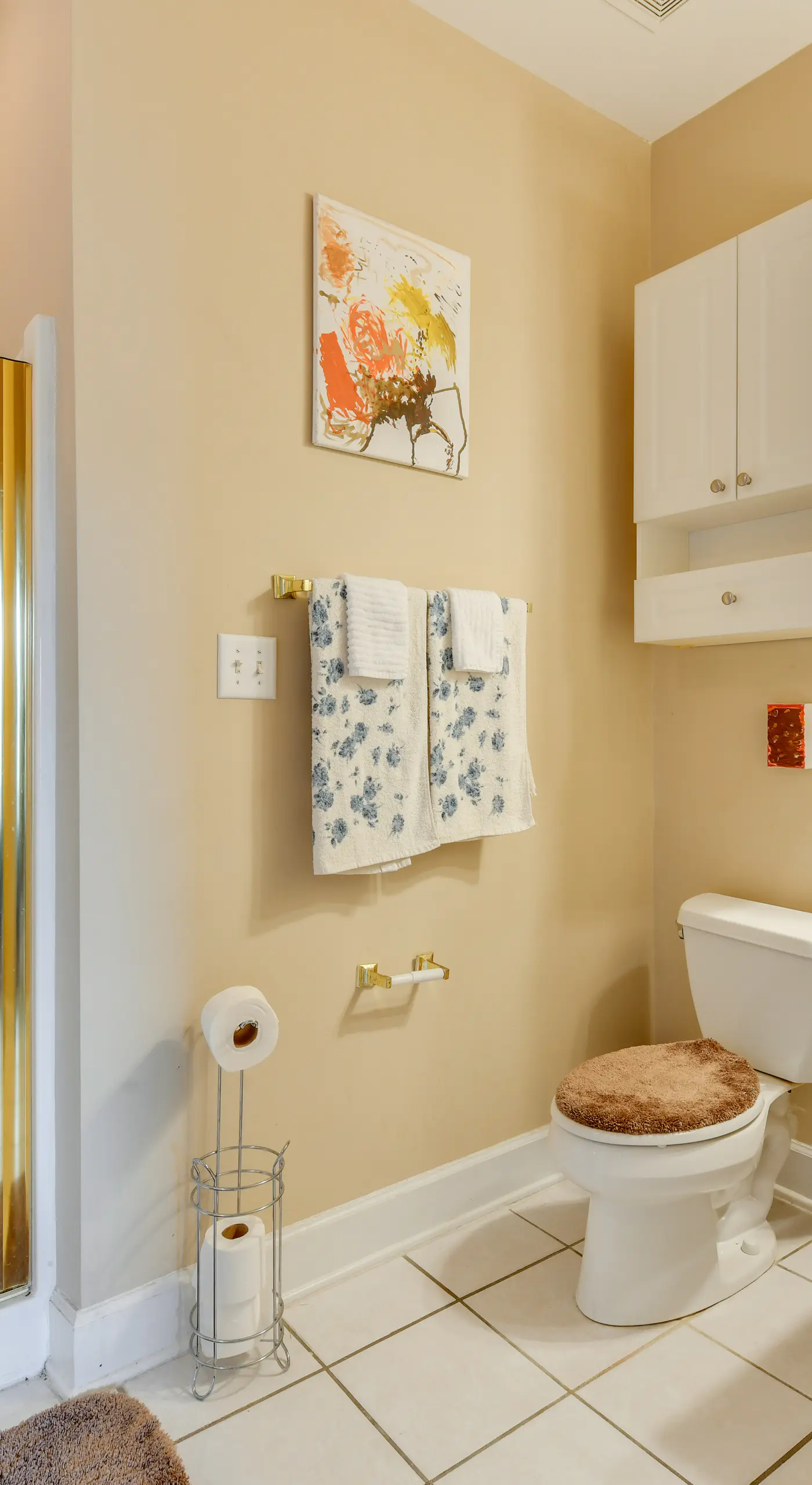 Charming Condo w/ Balcony, 1 Mi to UNC Charlotte!