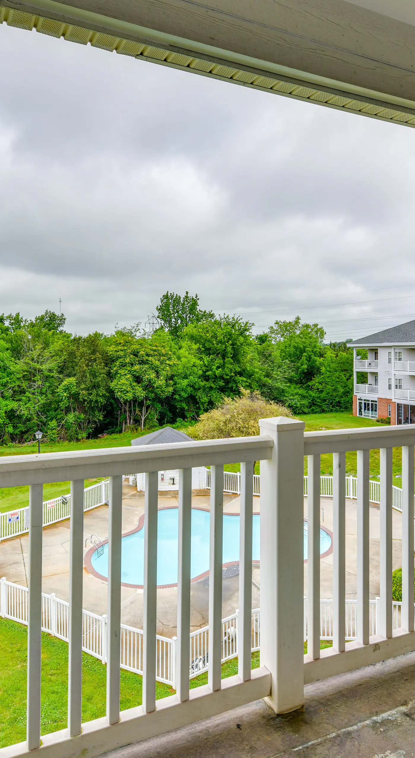 Charming Condo w/ Balcony, 1 Mi to UNC Charlotte!
