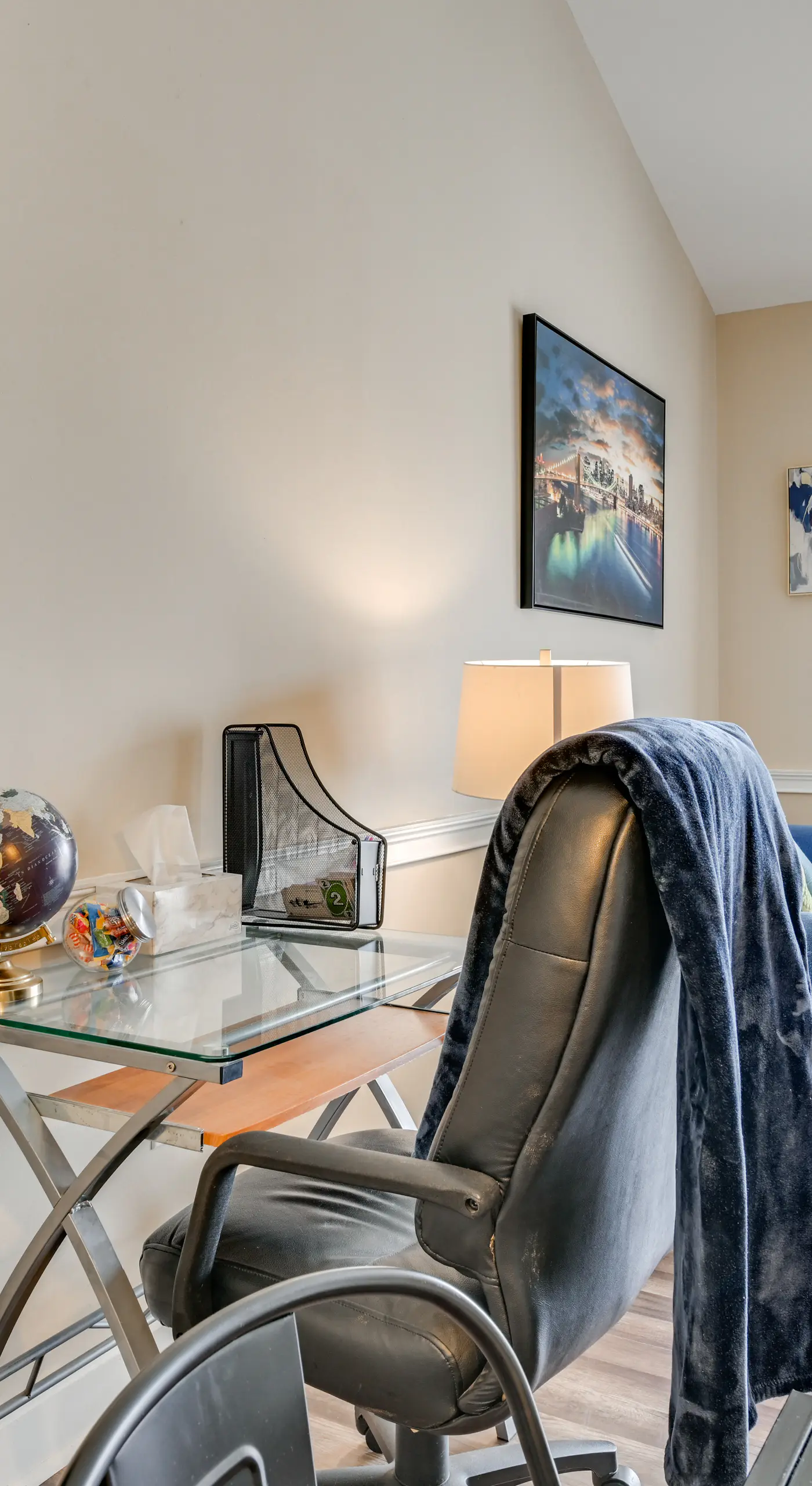 Charming Condo w/ Balcony, 1 Mi to UNC Charlotte!
