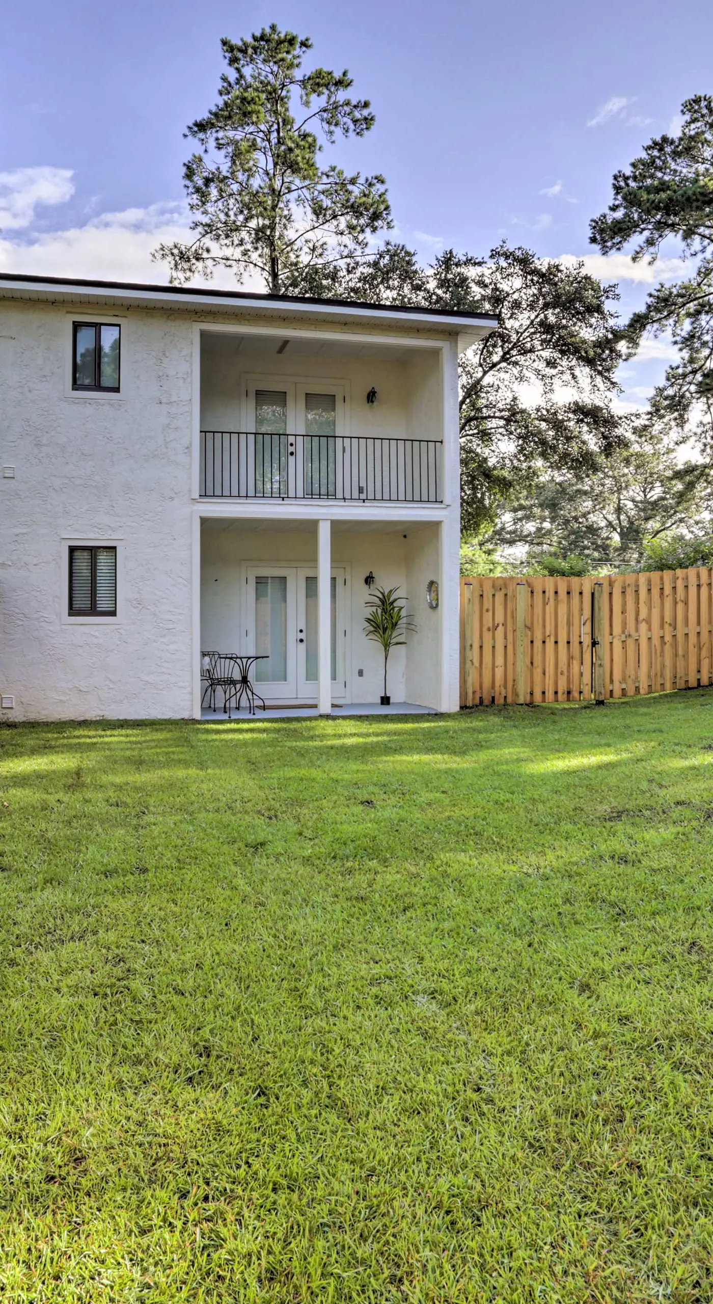 Cozy Tallahassee Apartment w/ Spacious Yard!