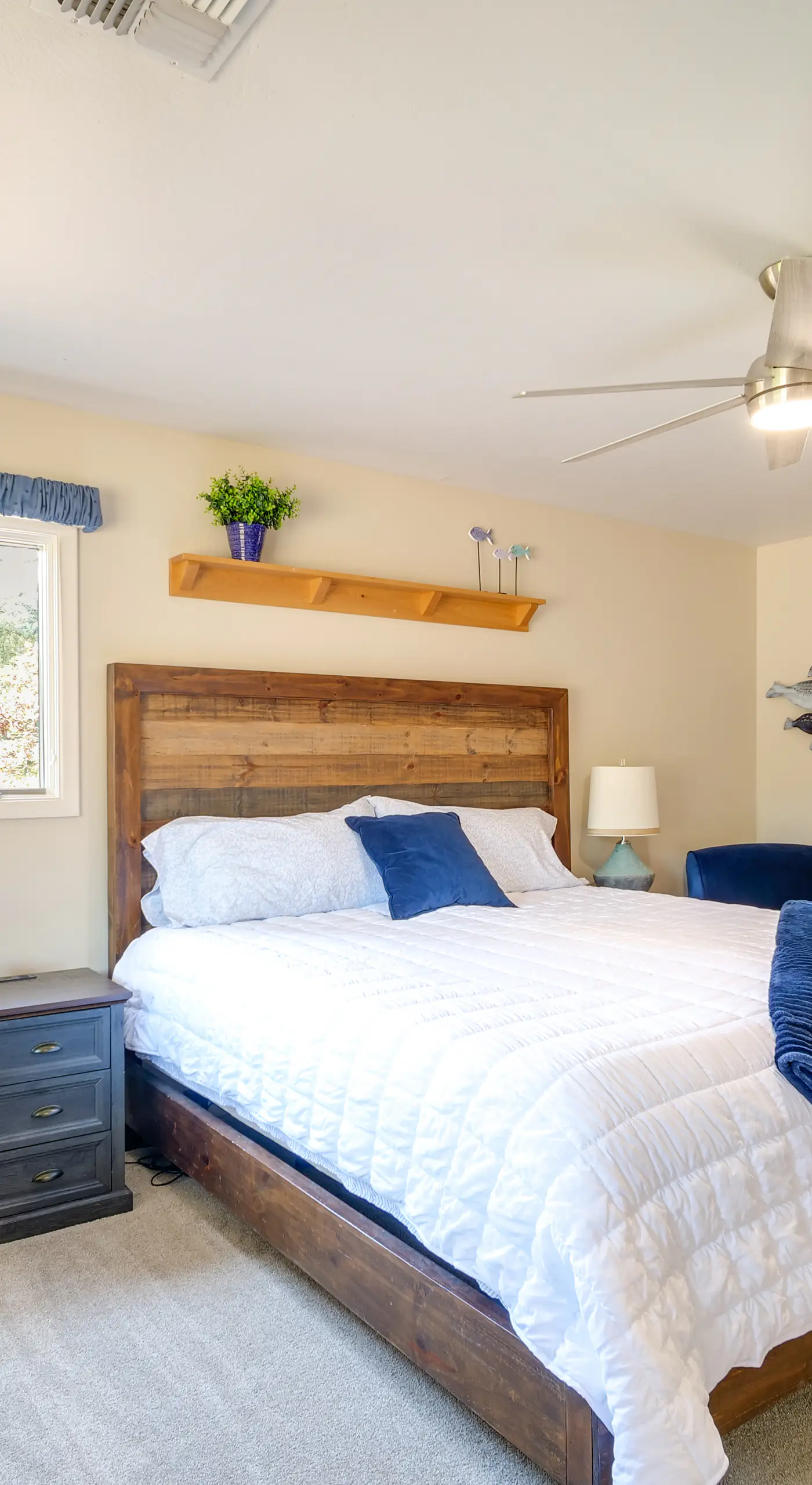Lovely Riverfront Grants Pass Home: Pool & Hot Tub