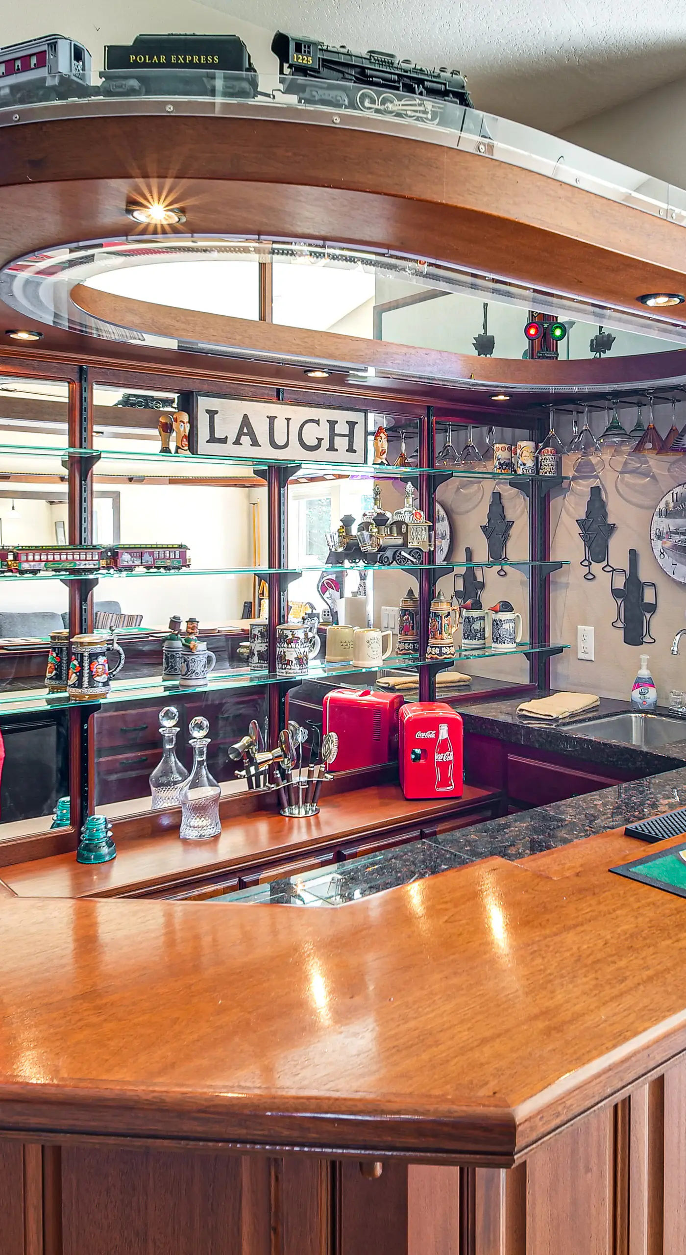 Lovely Riverfront Grants Pass Home: Pool & Hot Tub