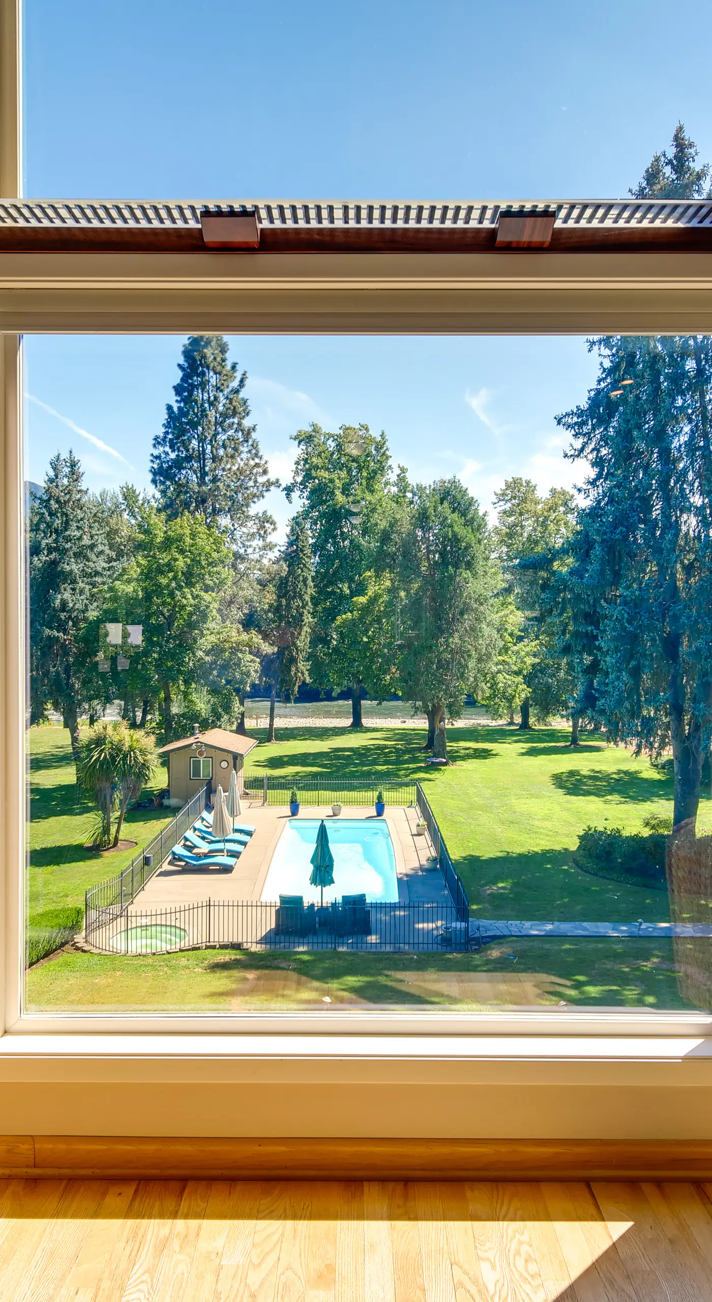 Lovely Riverfront Grants Pass Home: Pool & Hot Tub