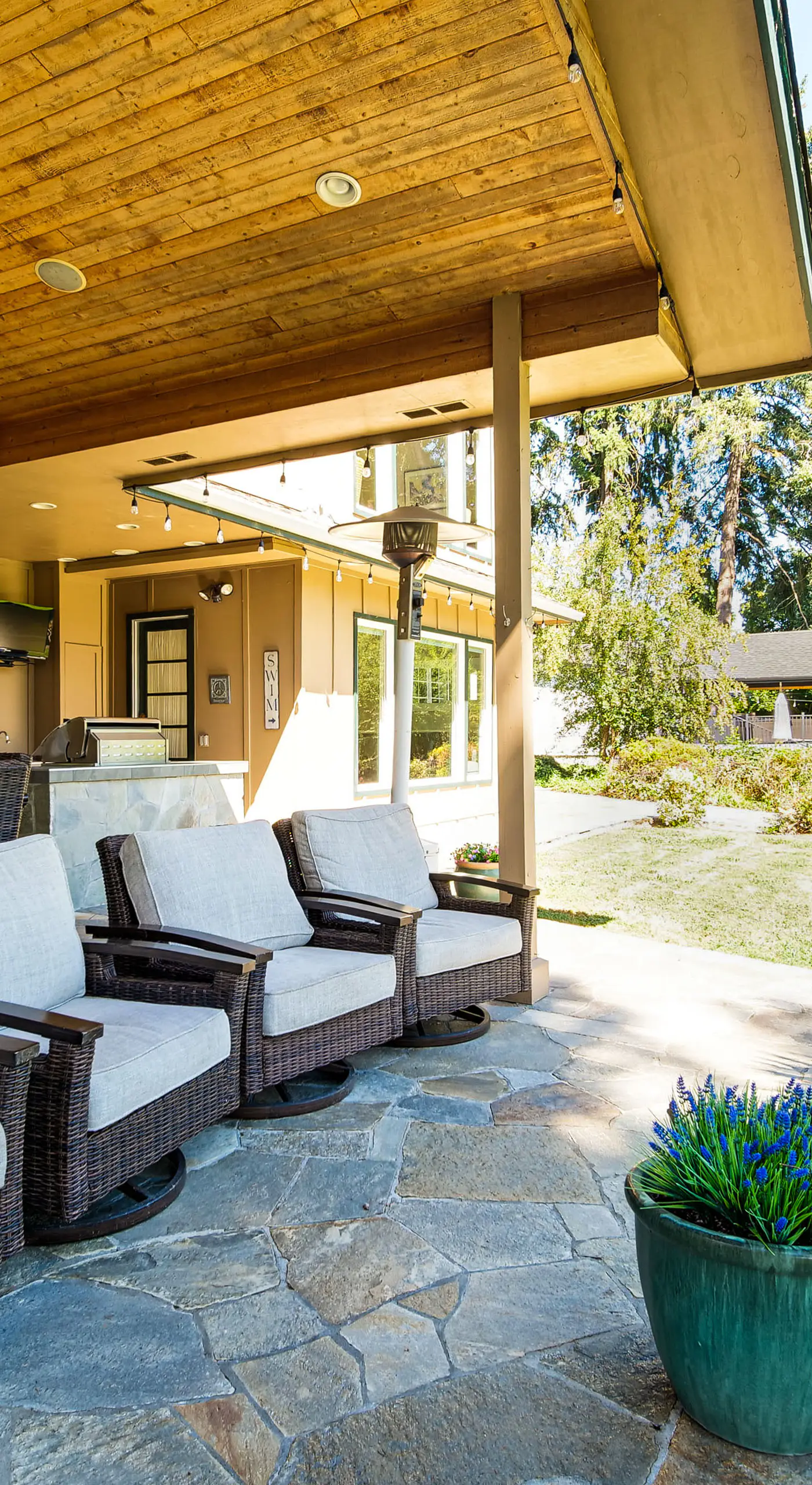 Lovely Riverfront Grants Pass Home: Pool & Hot Tub