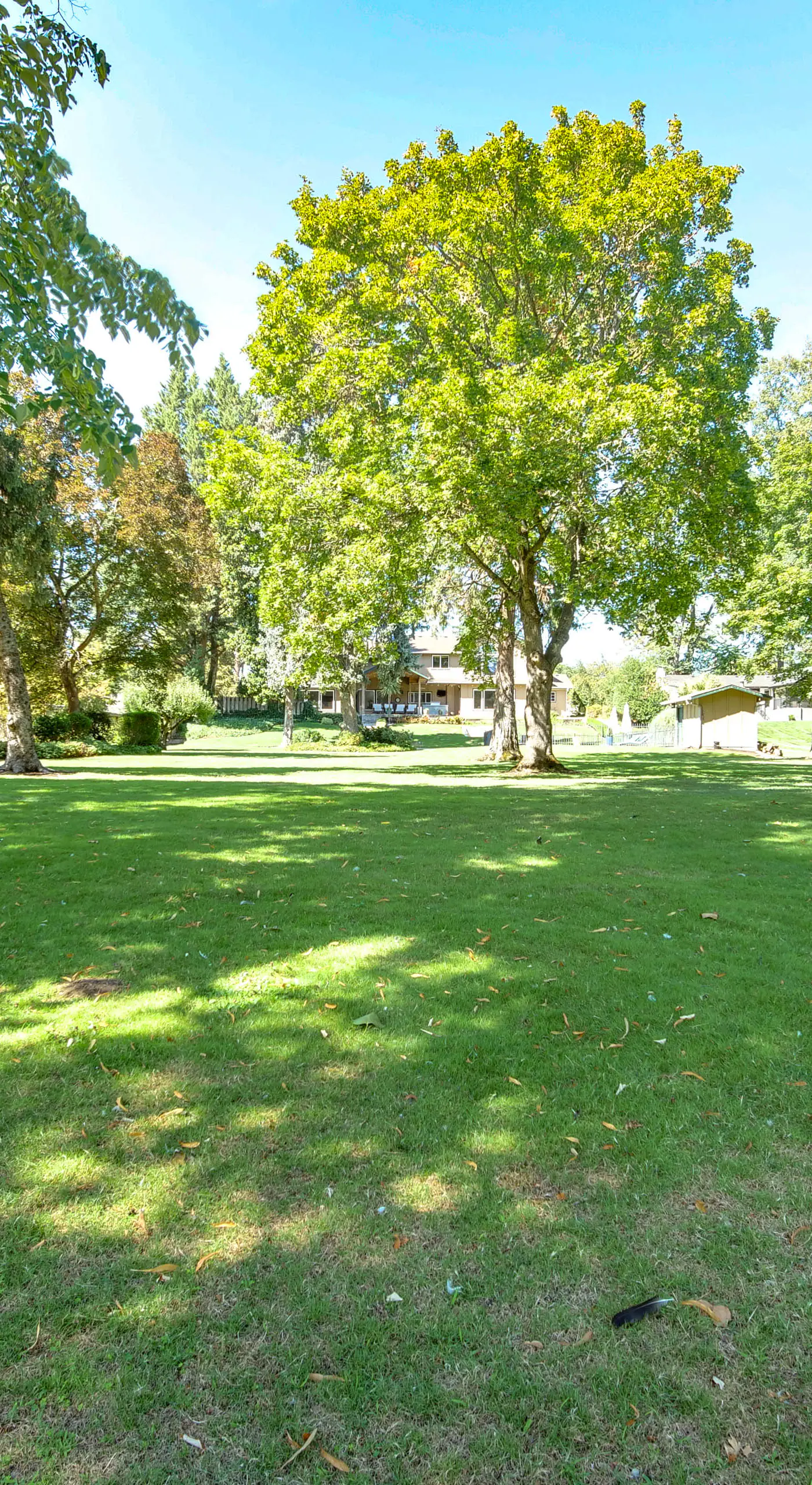 Lovely Riverfront Grants Pass Home: Pool & Hot Tub