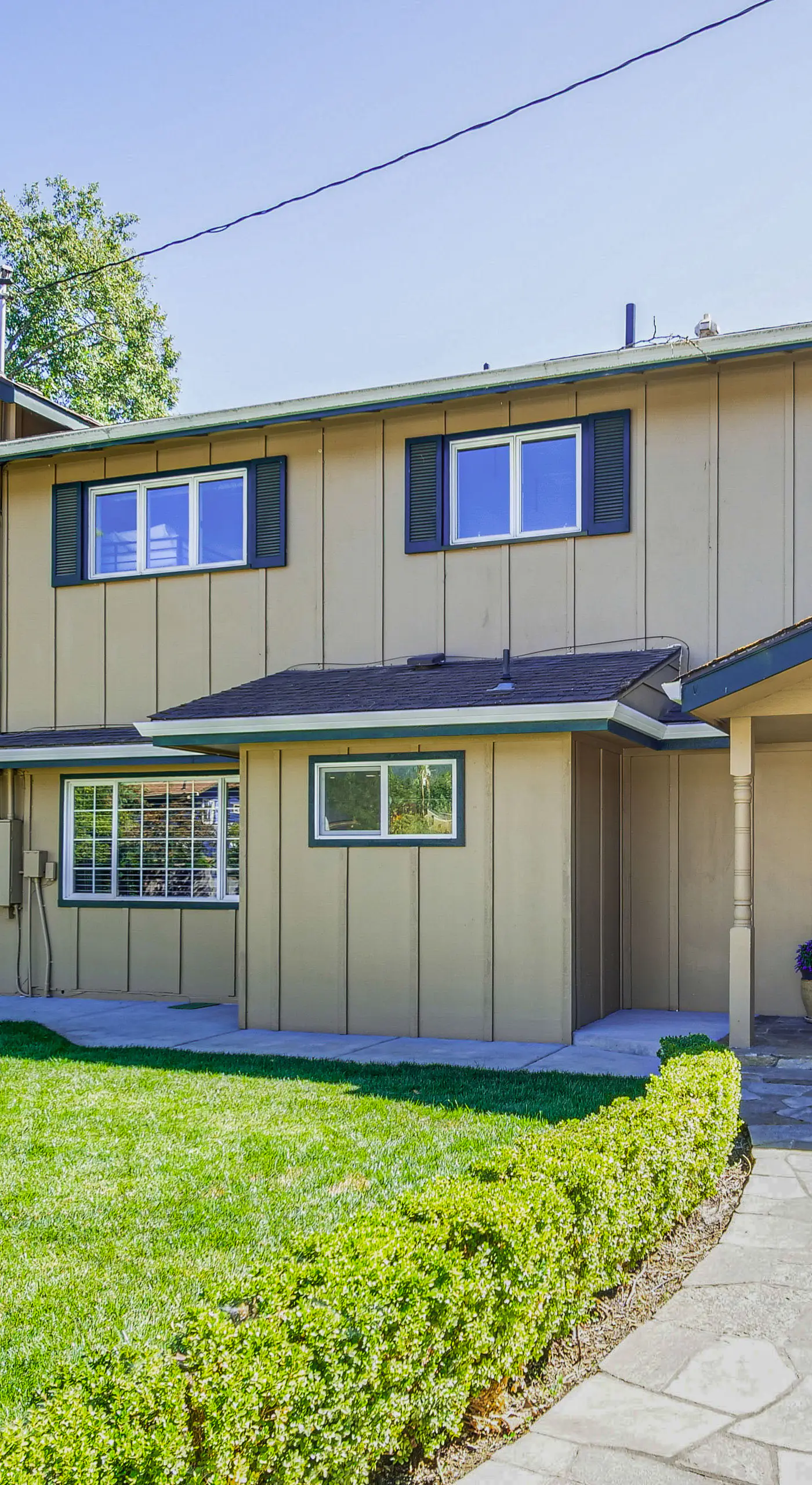 Lovely Riverfront Grants Pass Home: Pool & Hot Tub