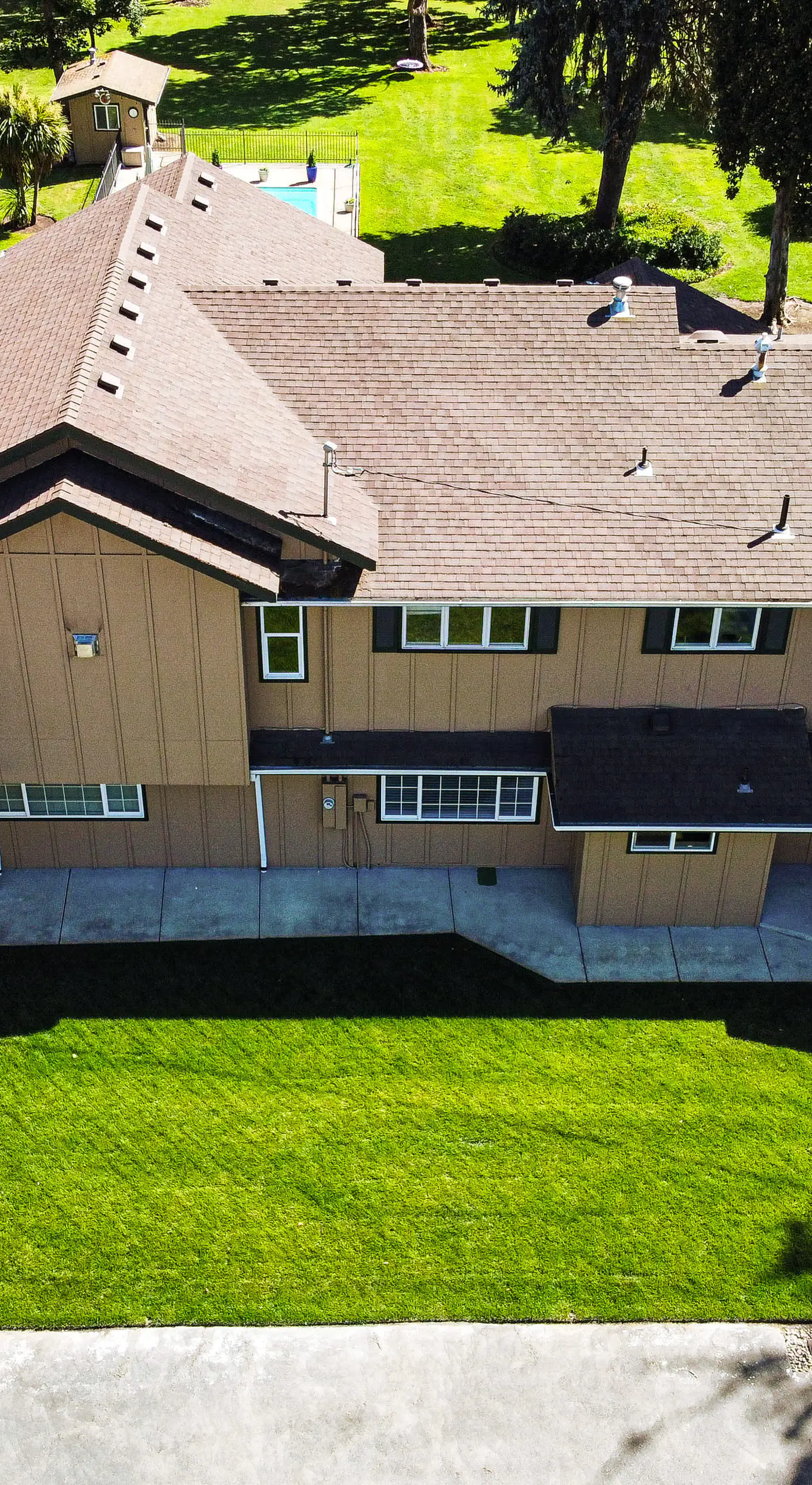 Lovely Riverfront Grants Pass Home: Pool & Hot Tub